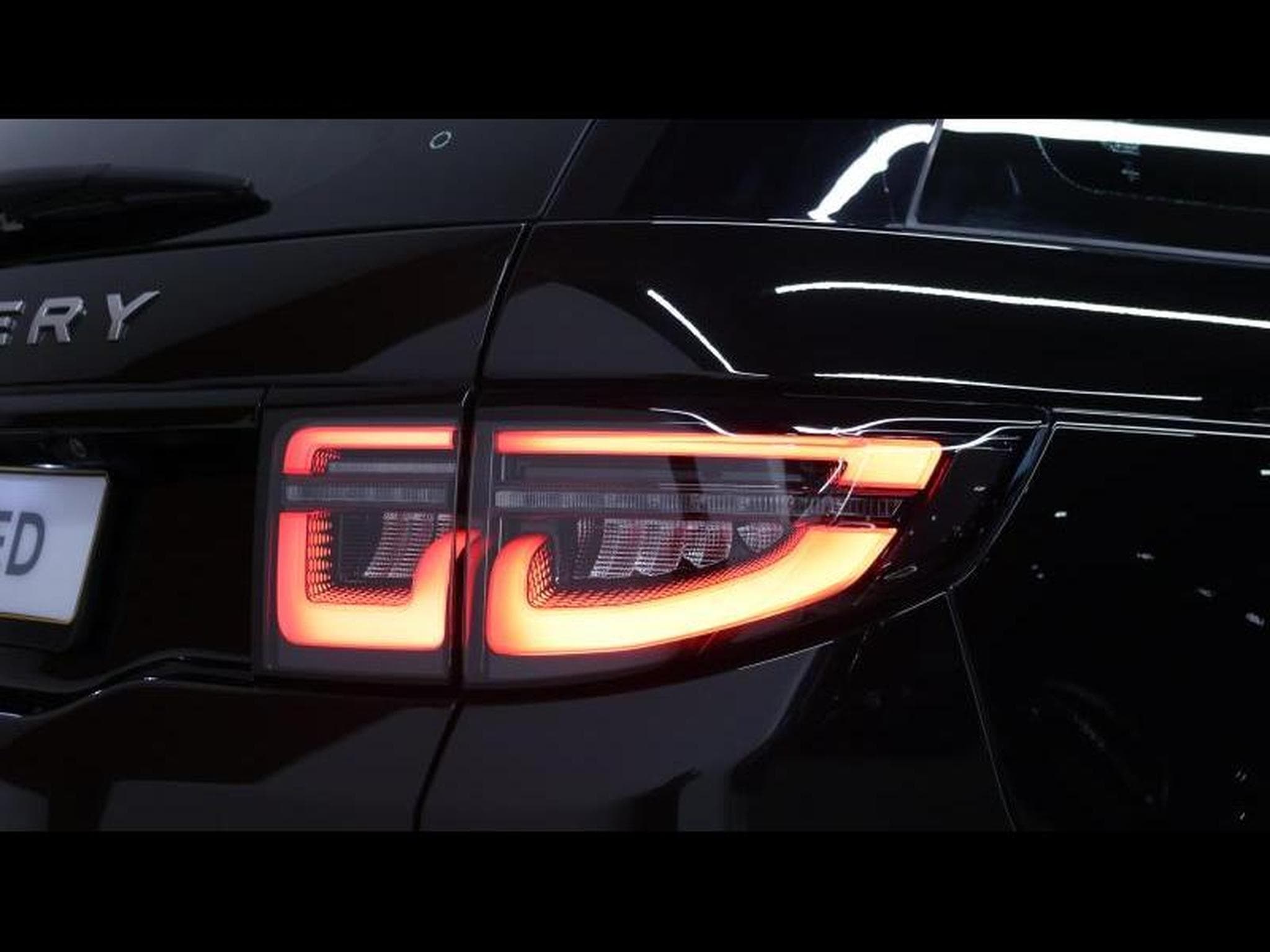 Land-Rover Discovery Sport D165 S AWD Auto 7 Places (2024) - Photo 11
