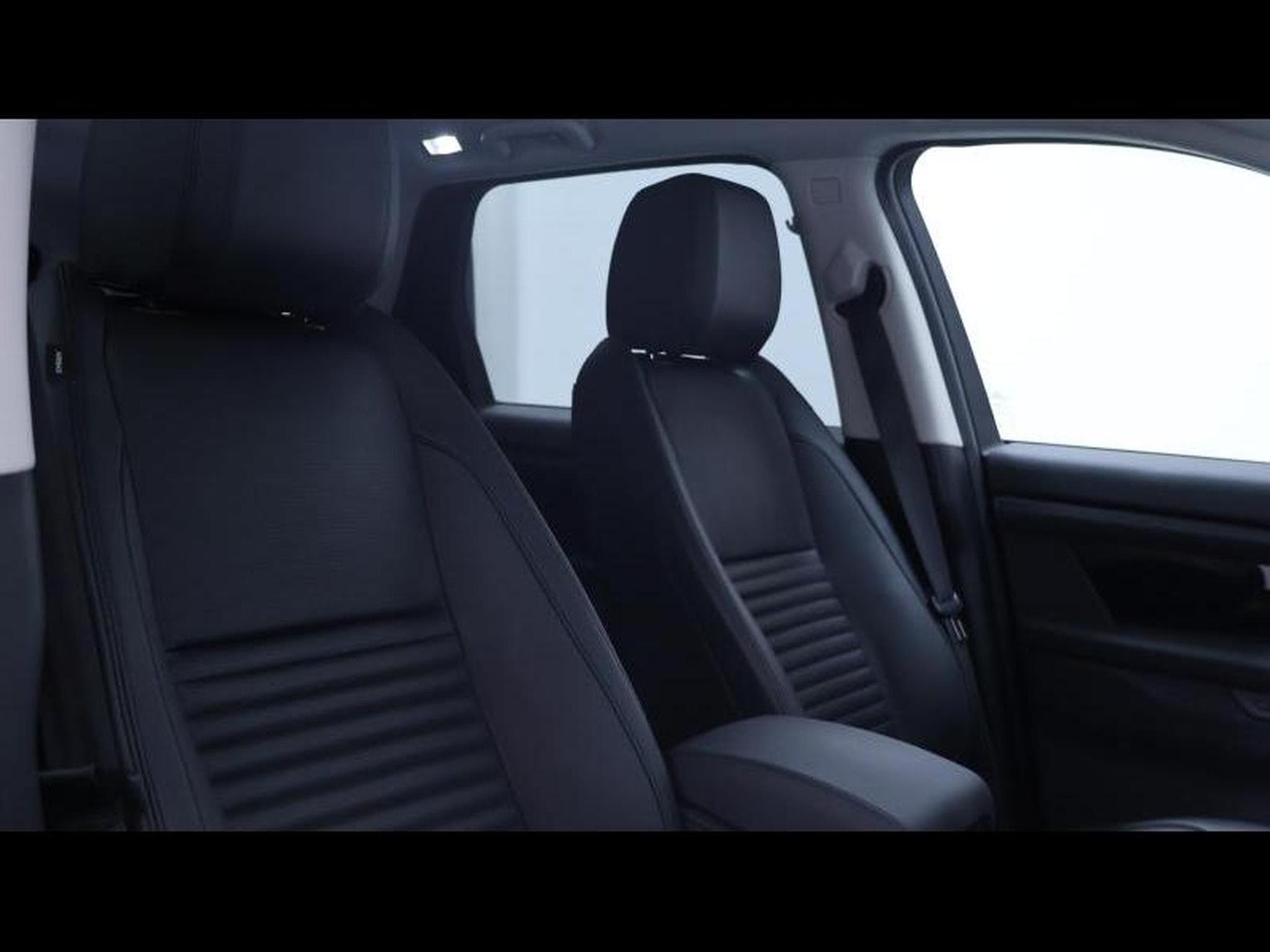 Land-Rover Discovery Sport D165 S AWD Auto 7 Places (2024) - Photo 14