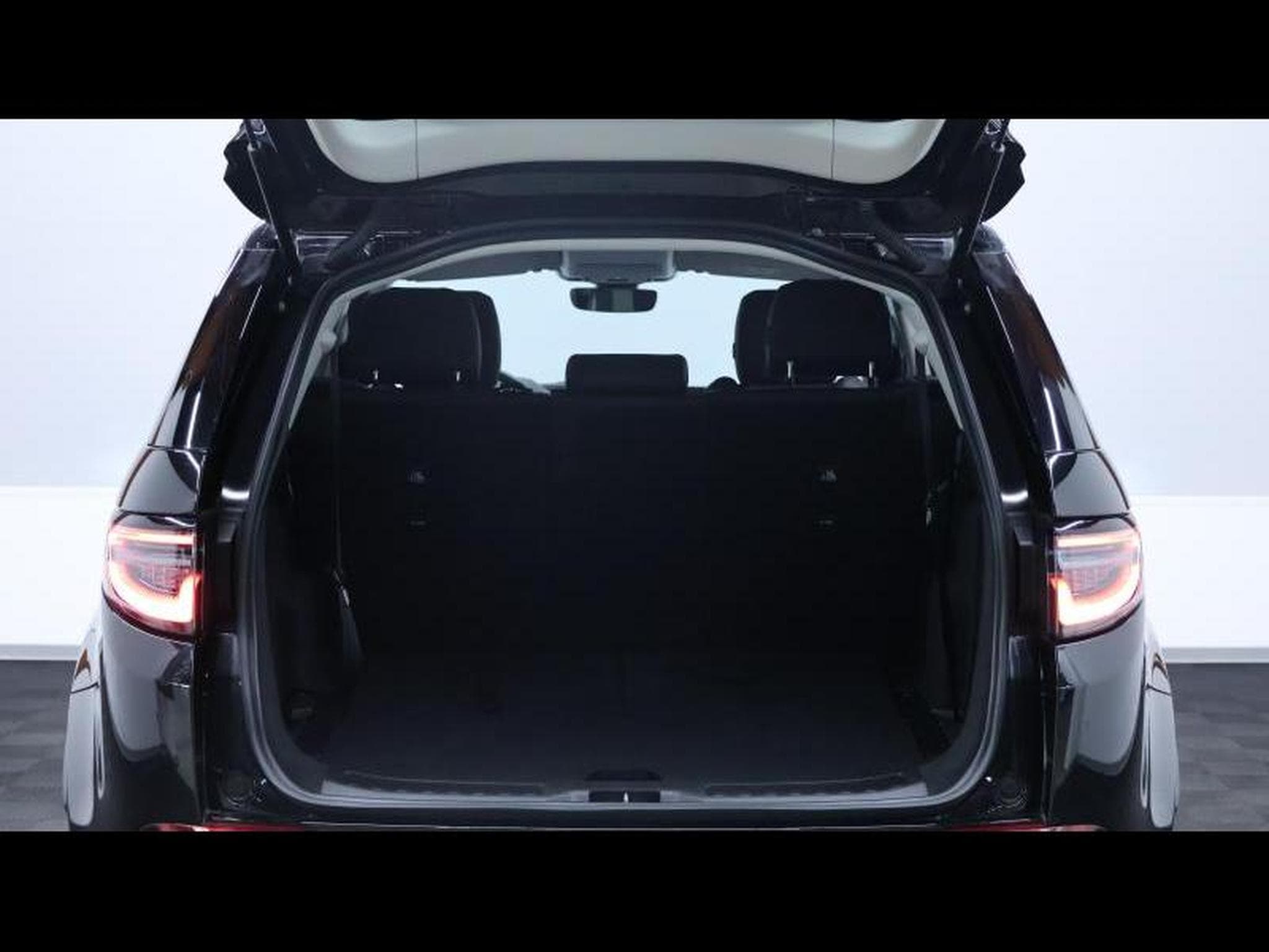 Land-Rover Discovery Sport D165 S AWD Auto 7 Places (2024) - Photo 7