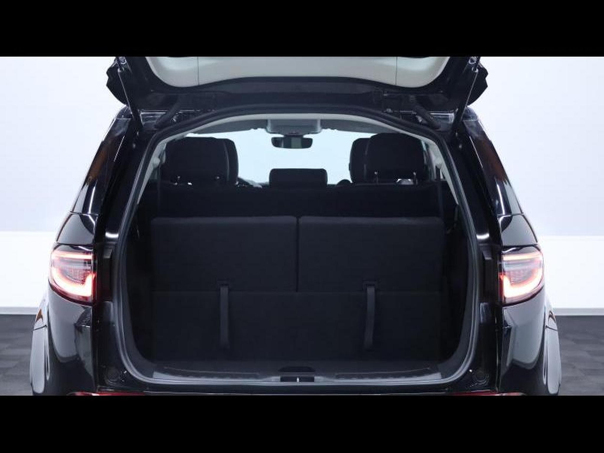 Land-Rover Discovery Sport D165 S AWD Auto 7 Places (2024) - Photo 9