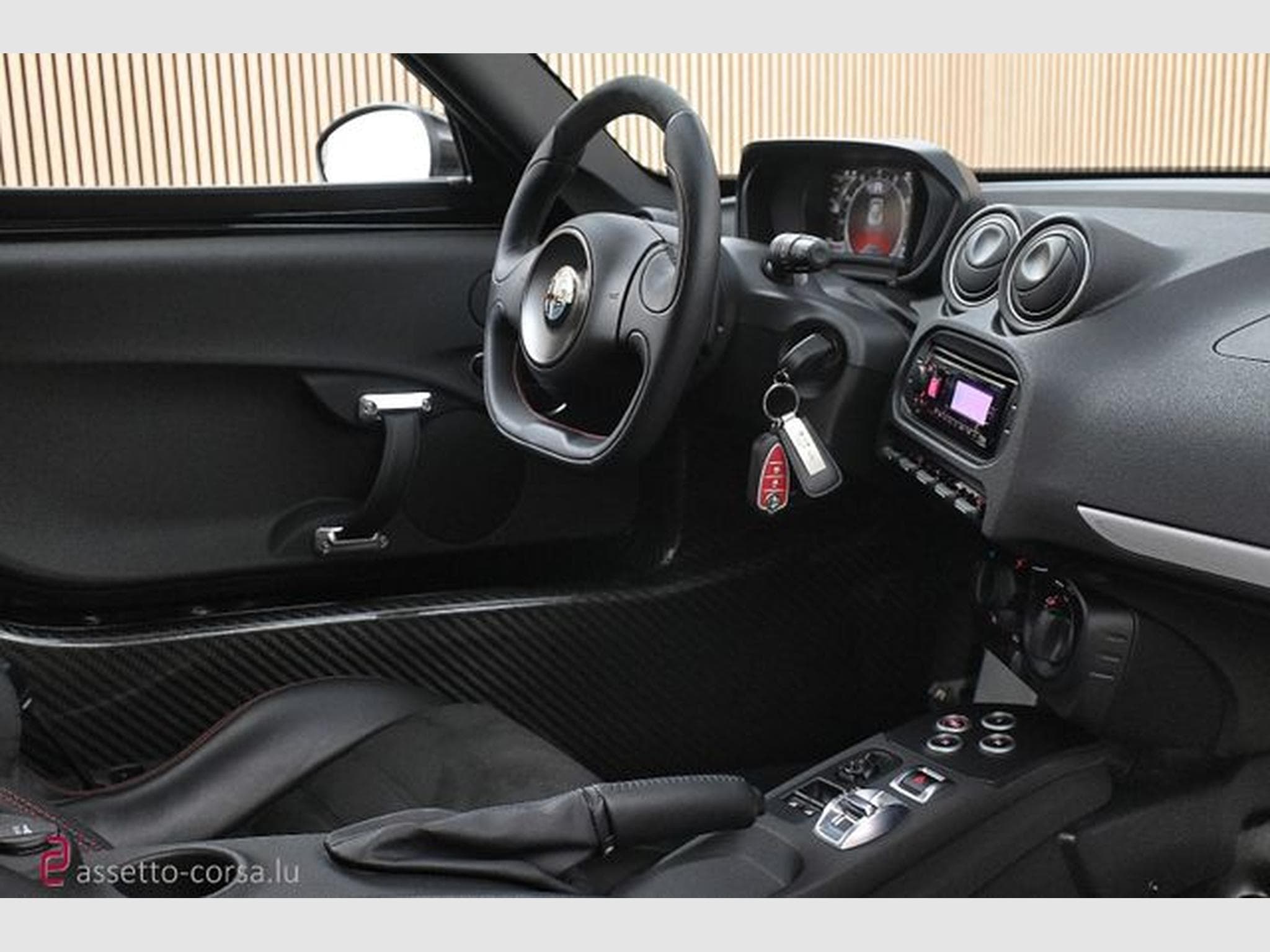 Alfa-Romeo 4C 4C*Carbon*10.379km*Classic Rims* Service history (2019) - Photo 15