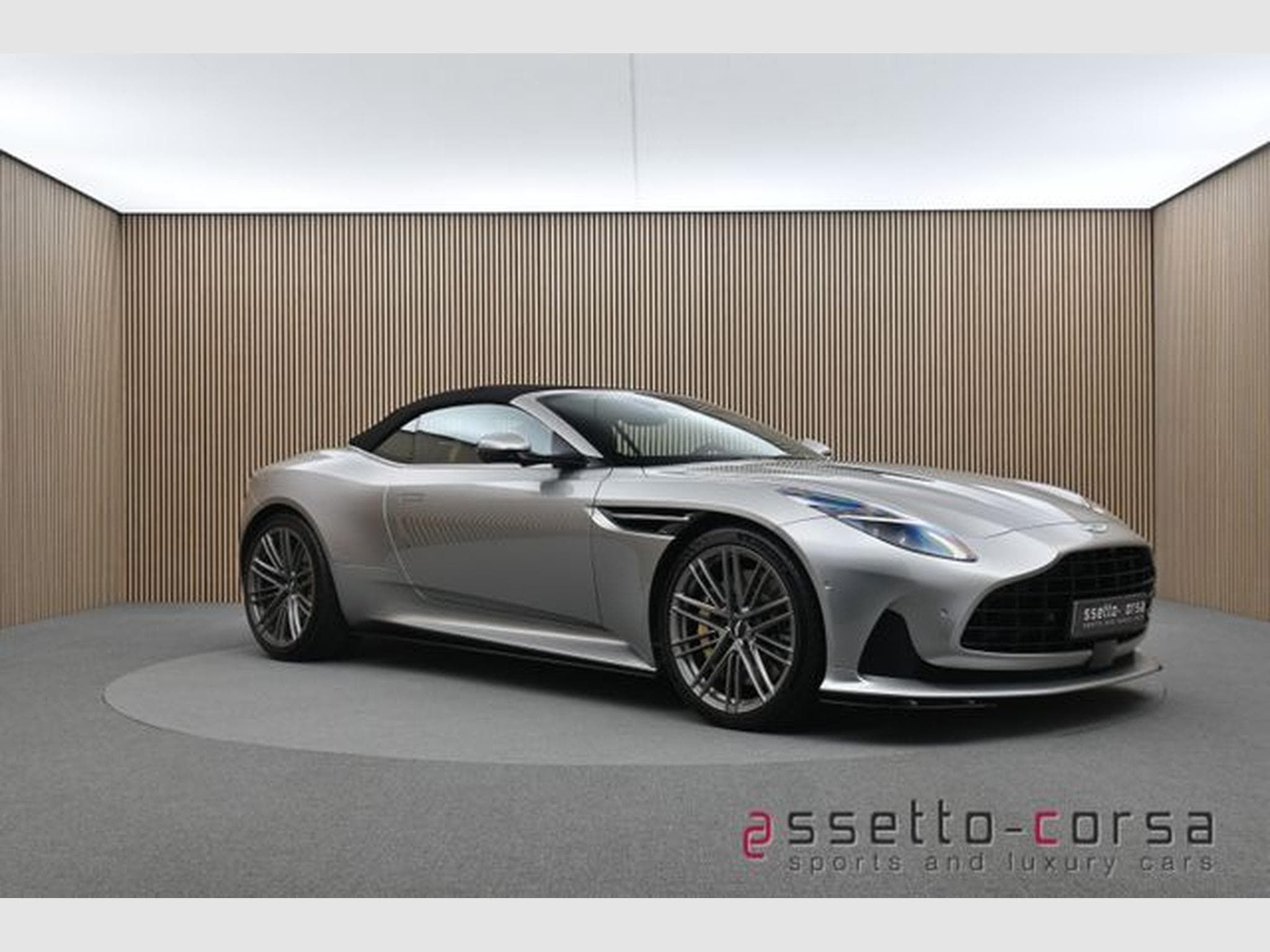 Aston-Martin DB12 DB12 Volante*Dark Chrome*Full PPF *2367km*Mwst. (2024) - Photo 12