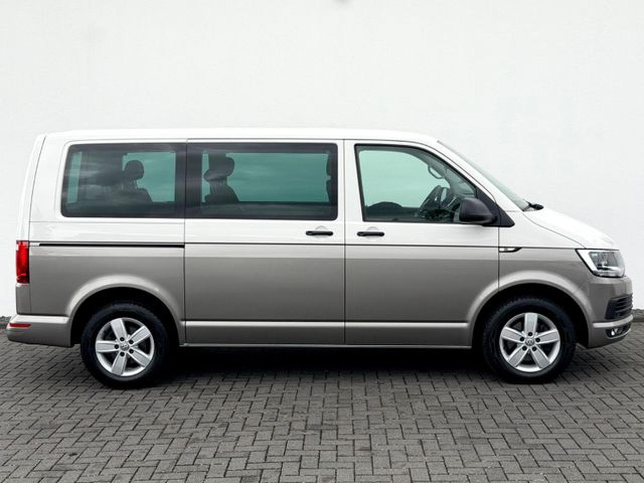 VW T6.1 T6 Multivan 2.0 TDI /NAVI/LED/CAM/GARANTIE/ (2019) - Foto 4