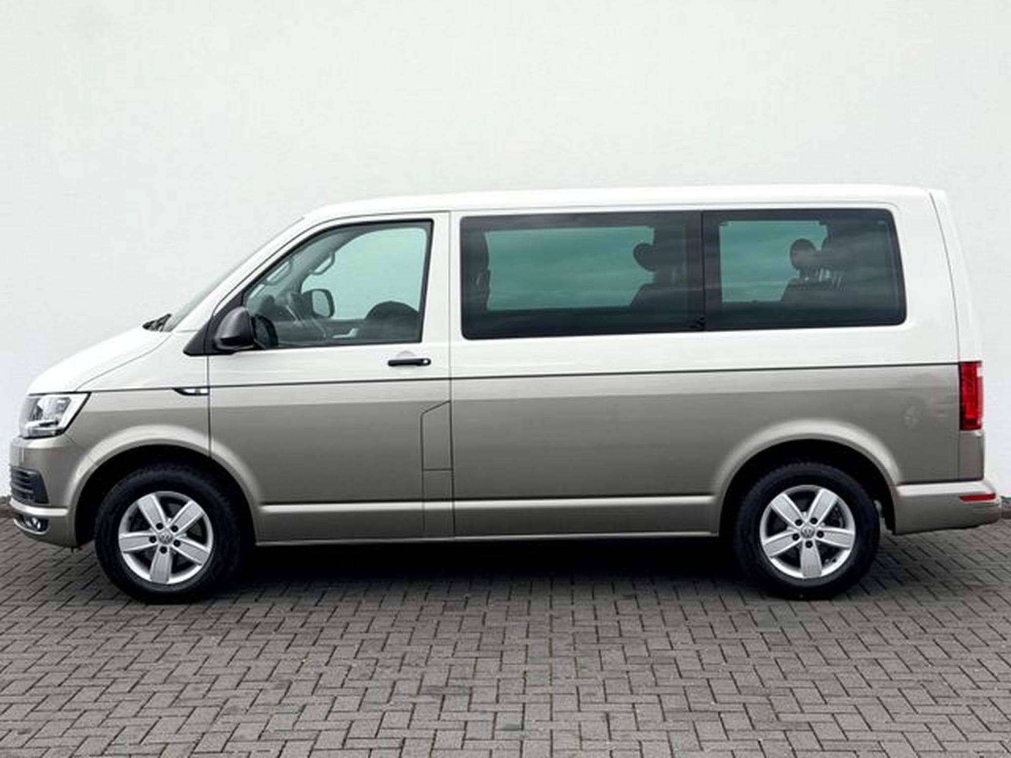 VW T6.1 T6 Multivan 2.0 TDI /NAVI/LED/CAM/GARANTIE/ (2019) - Foto 8