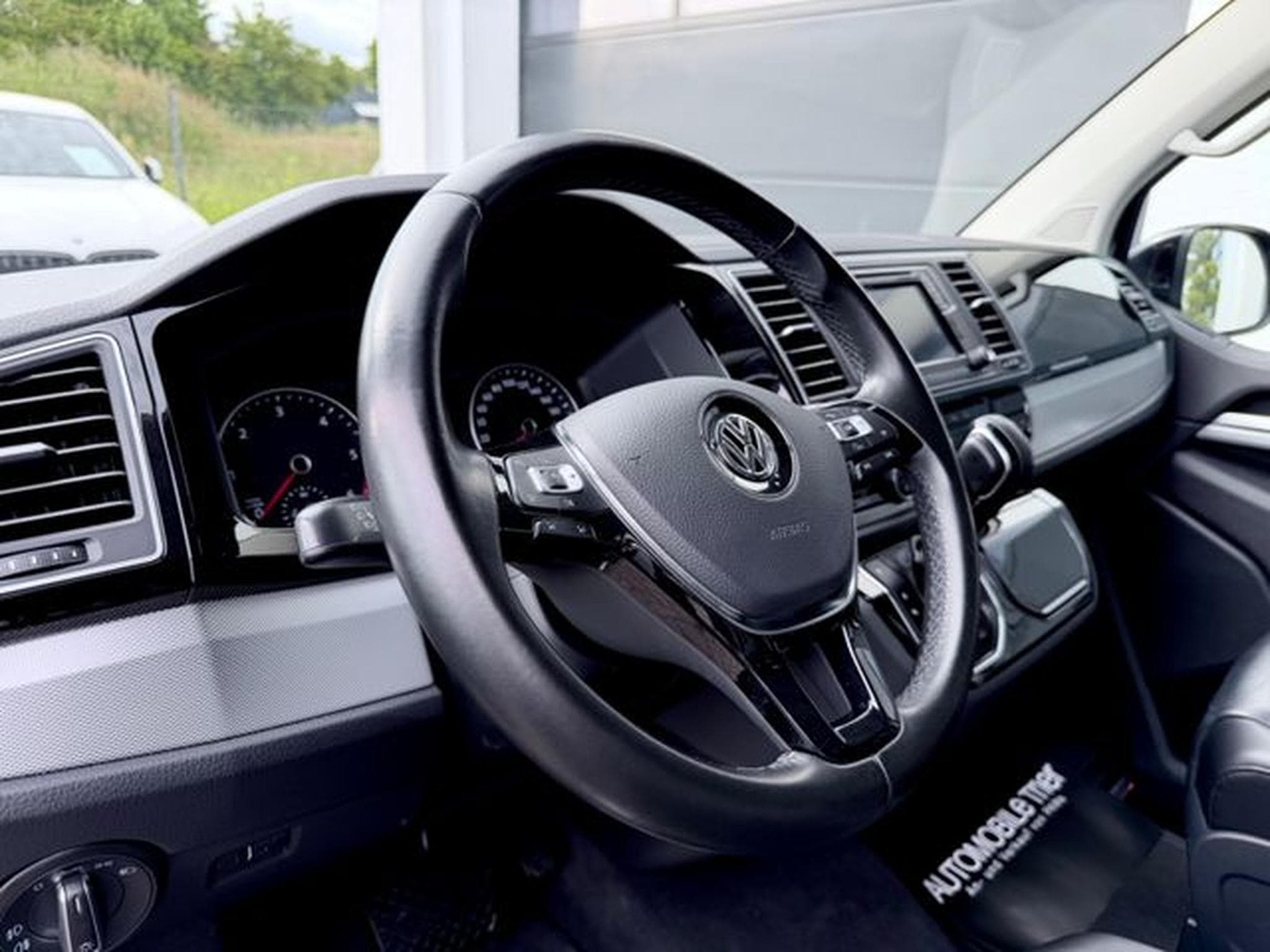 VW T6.1 T6 Multivan 2.0 TDI DSG 4Motion (2019) - Photo 9