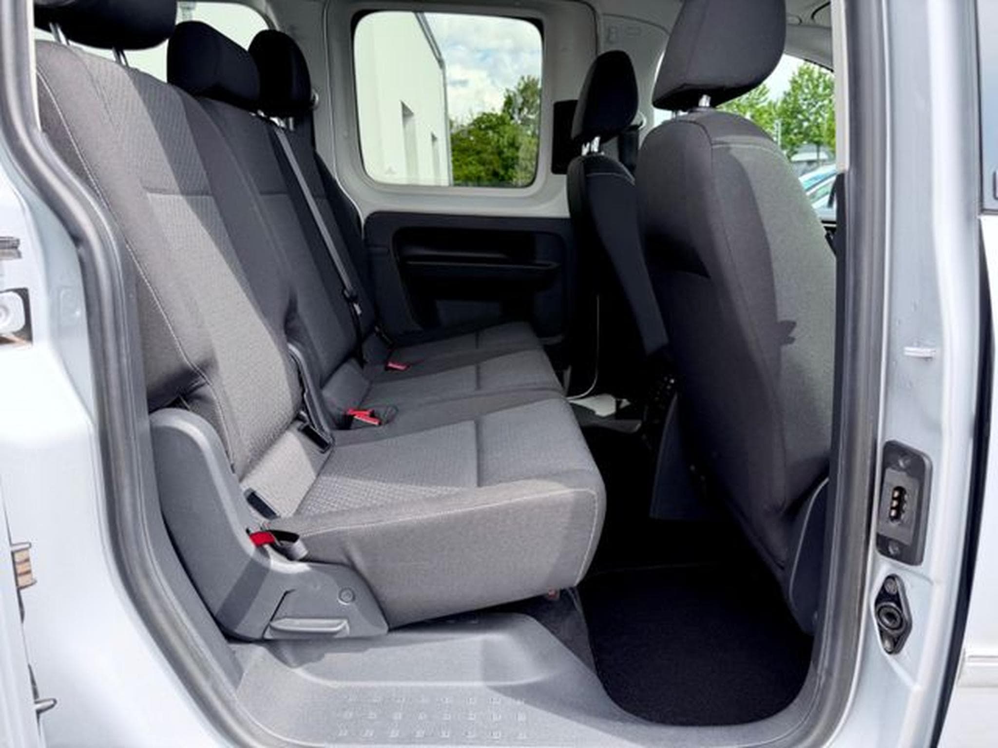 VW Caddy Caddy Maxi 2.0 TDI/LED/ACC/CAM/7.SITZER/GARANTIE (2016) - Photo 16