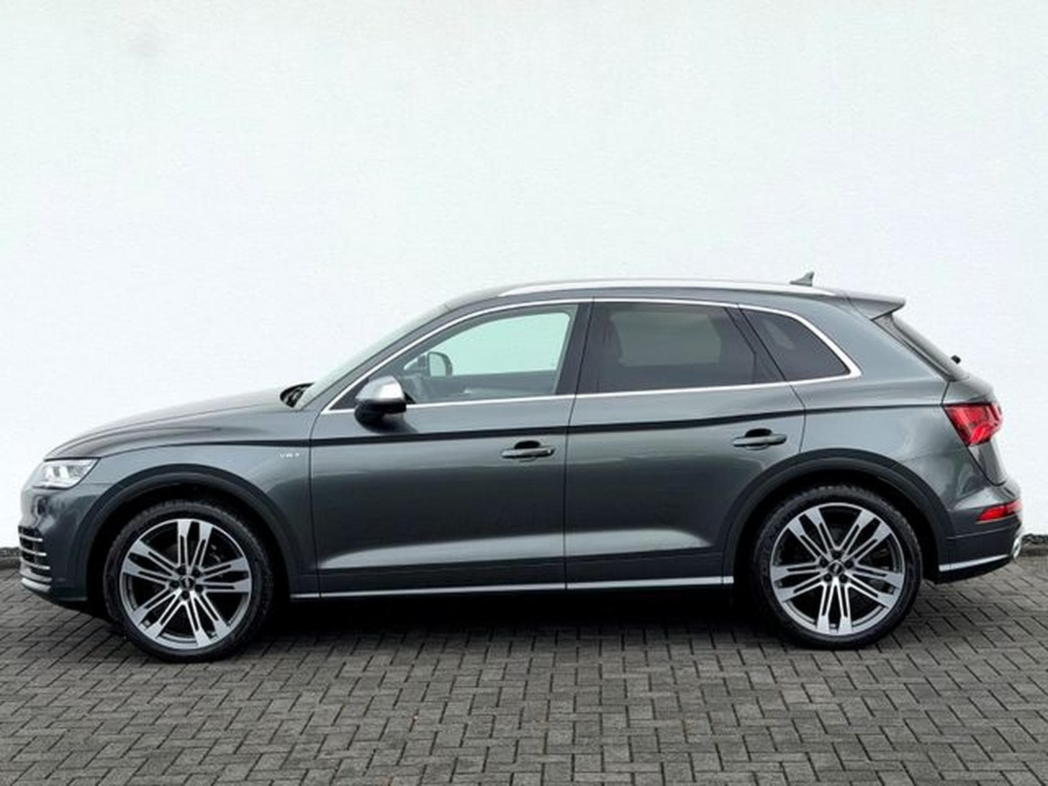 Audi SQ5 SQ5 3.0 TFSI quattro /21ZOLL/LED/CAM/AHK/1.HAND/ (2018) - Photo 8