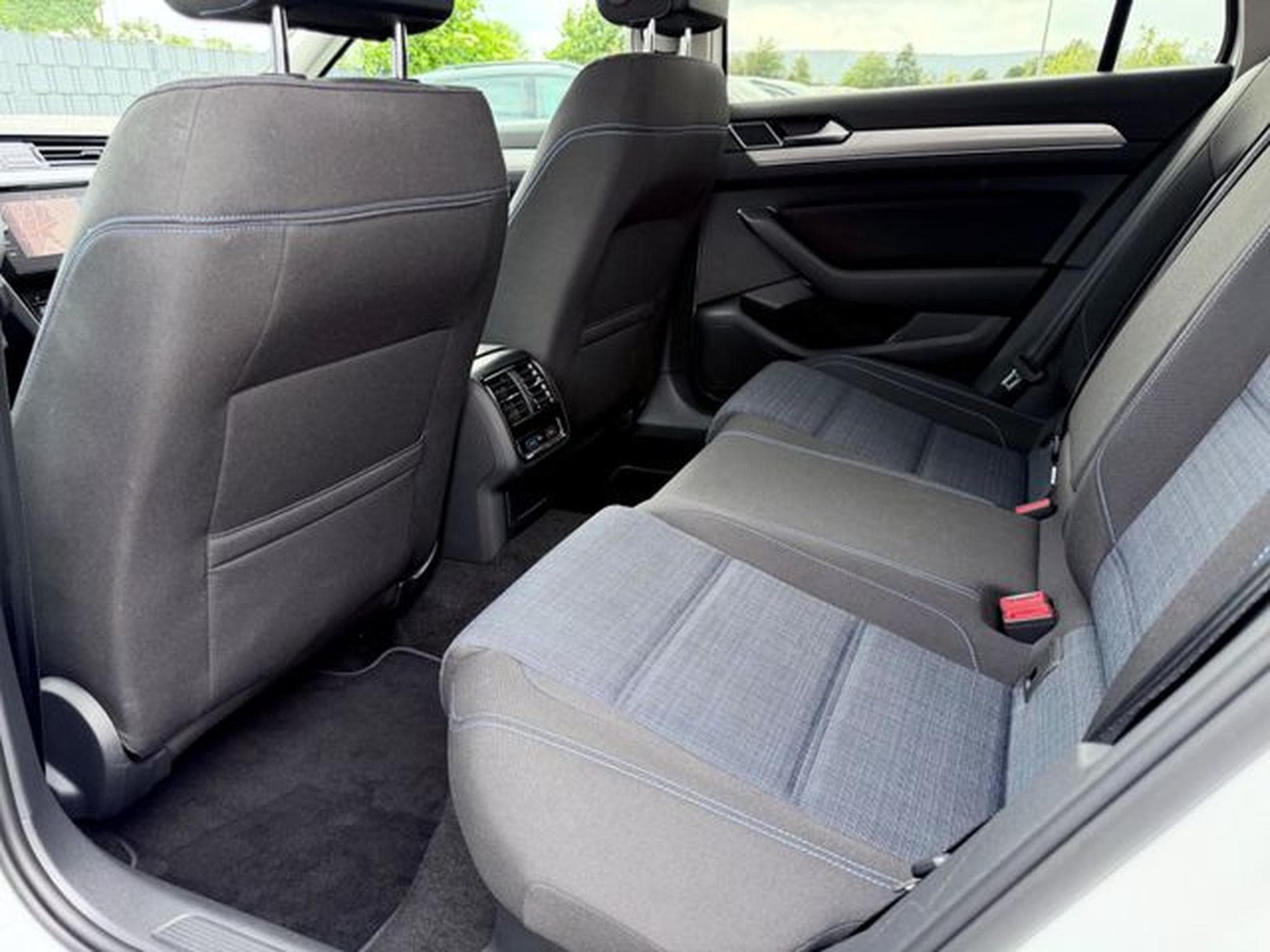 VW Passat Passat Variant GTE /NAVI/LED/ACC/CAM/GARANTIE/ (2021) - Photo 14