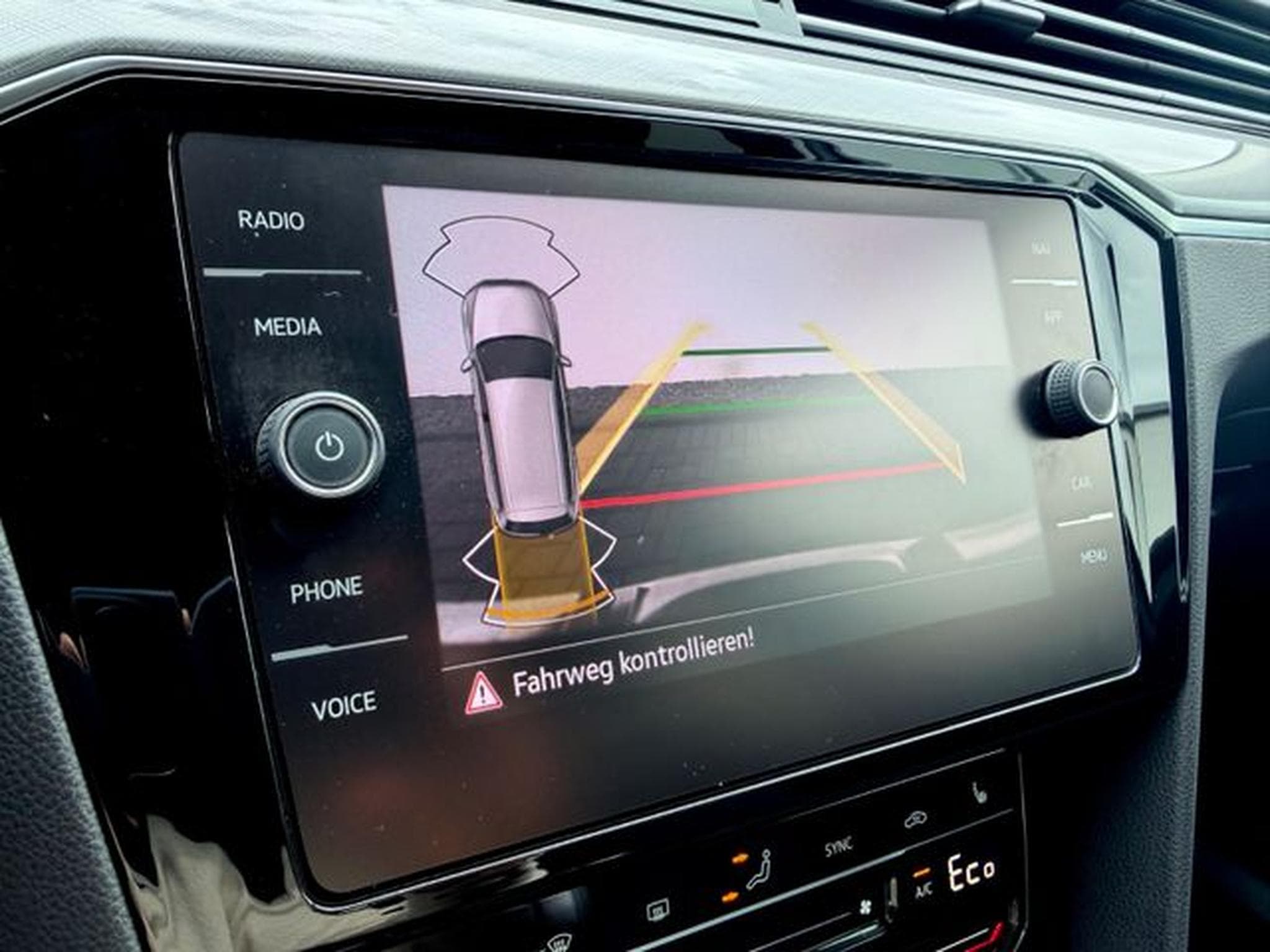 VW Passat Passat Variant GTE /NAVI/LED/ACC/CAM/GARANTIE/ (2021) - Photo 16