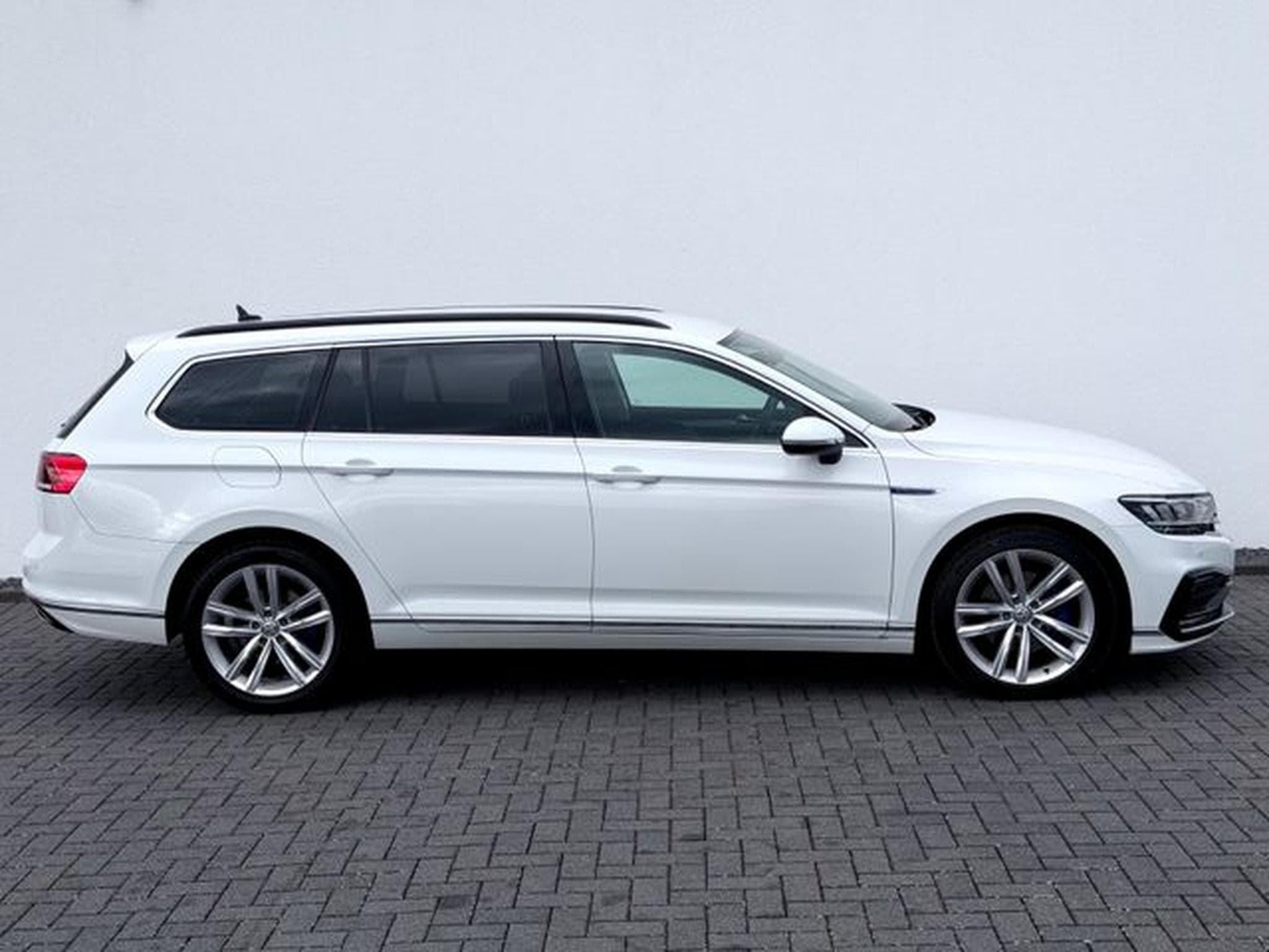 VW Passat Passat Variant GTE /NAVI/LED/ACC/CAM/GARANTIE/ (2021) - Photo 4