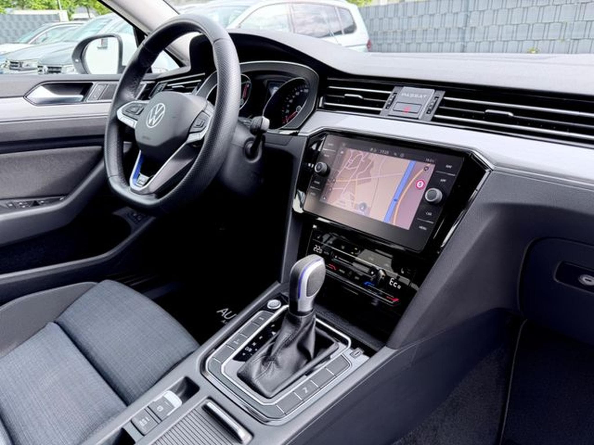 VW Passat Passat Variant GTE /NAVI/LED/ACC/CAM/GARANTIE/ (2021) - Photo 12