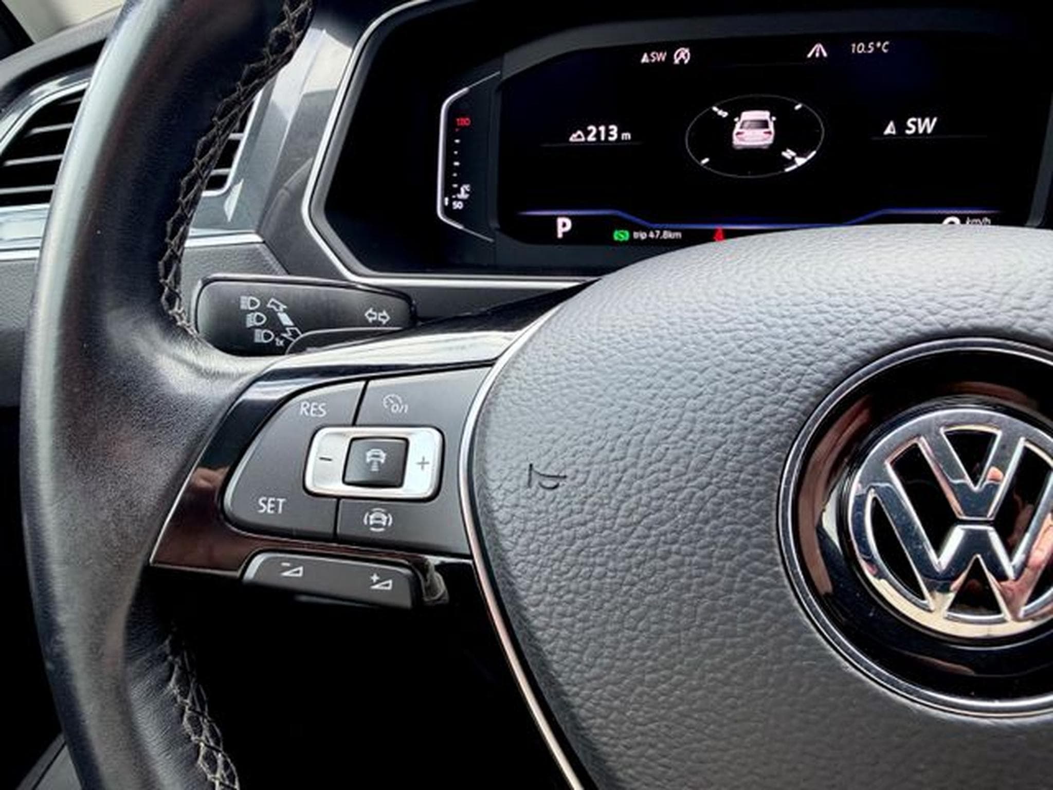 VW Tiguan Tiguan Highline 2.0 TDI DSG 4Motion /ACC/CAM/AHK (2019) - Photo 17