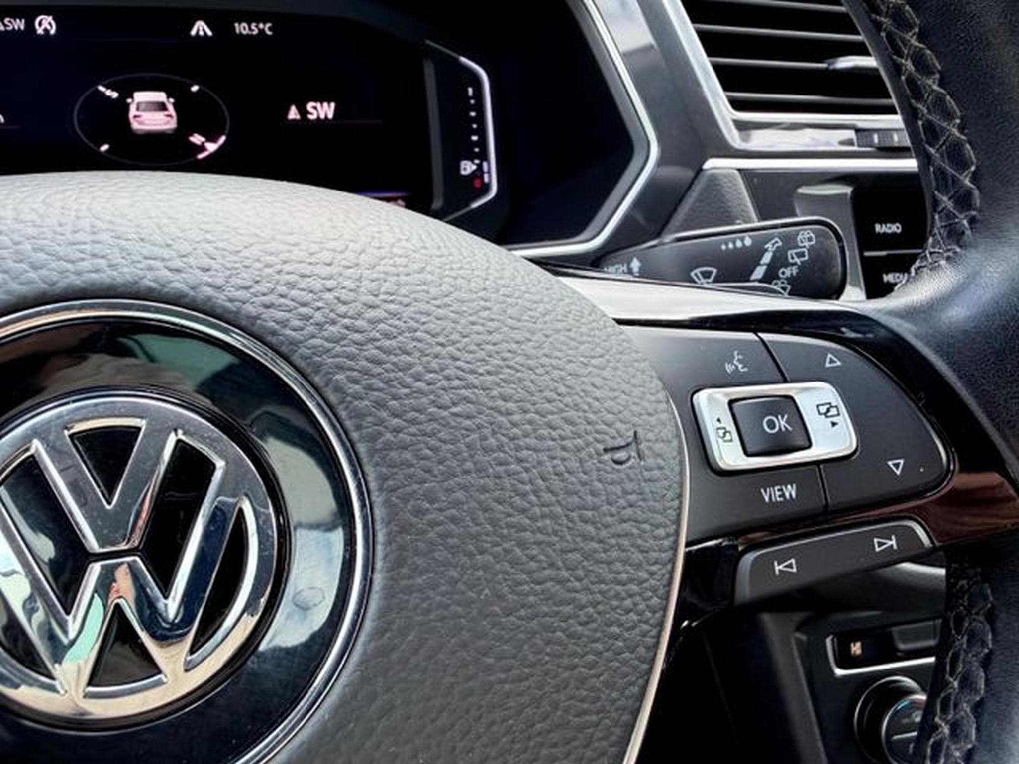 VW Tiguan Tiguan Highline 2.0 TDI DSG 4Motion /ACC/CAM/AHK (2019) - Photo 18