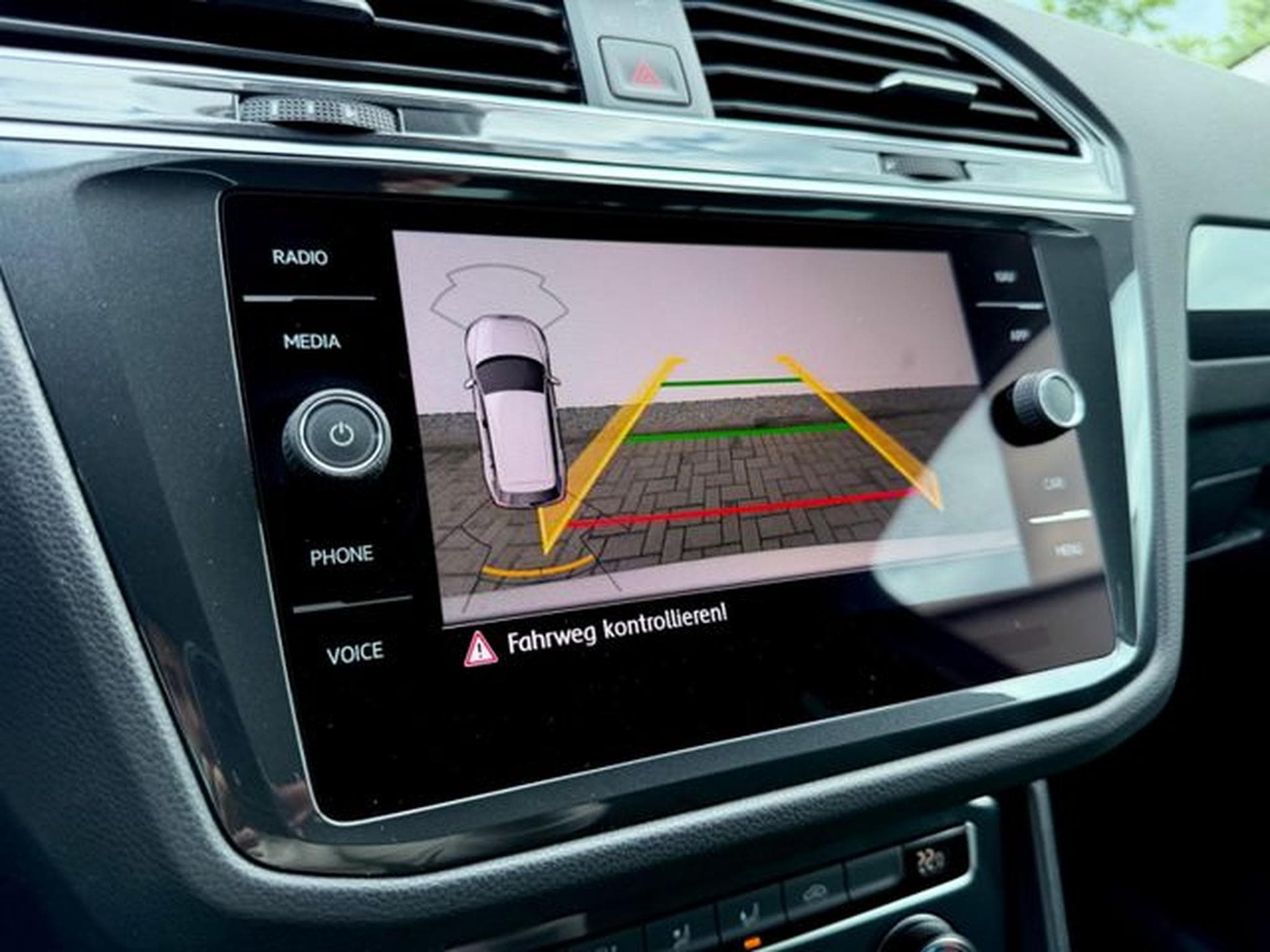 VW Tiguan Tiguan Highline 2.0 TDI DSG 4Motion /ACC/CAM/AHK (2019) - Photo 20