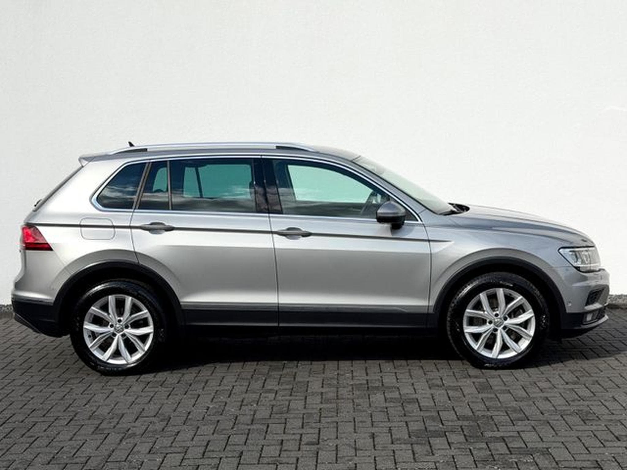 VW Tiguan Tiguan Highline 2.0 TDI DSG 4Motion /ACC/CAM/AHK (2019) - Photo 4