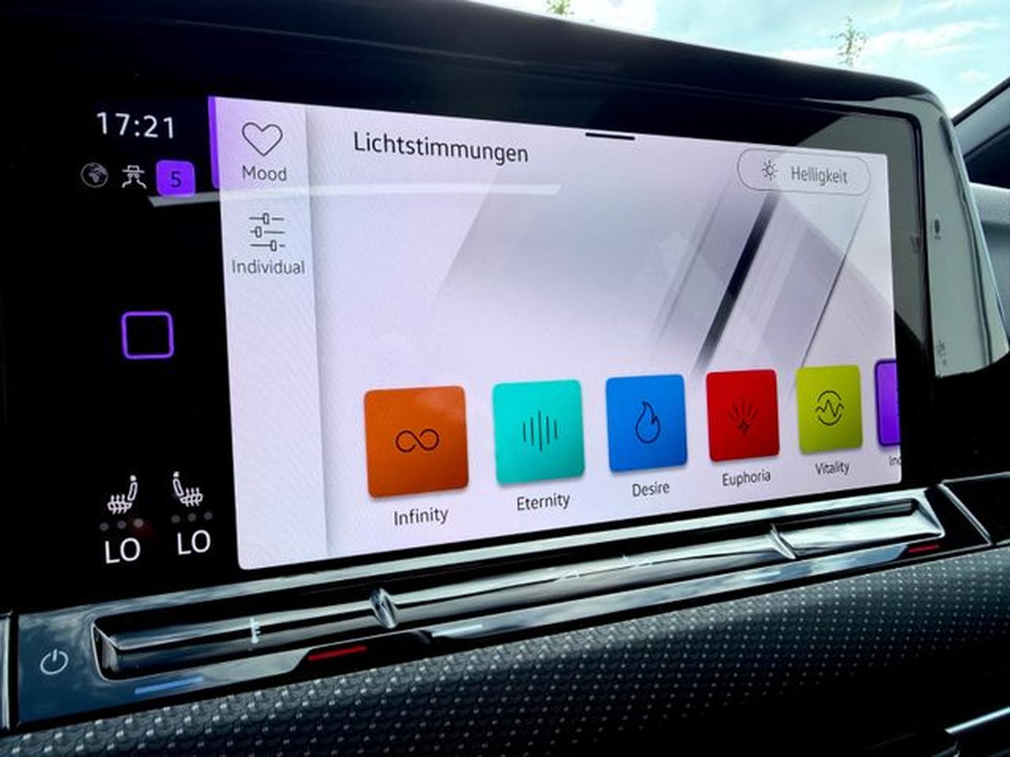 VW Golf Golf 8 R Line 1.5 eTSI DSG /LED/ACC/AHK/CAM/ (2023) - Photo 21