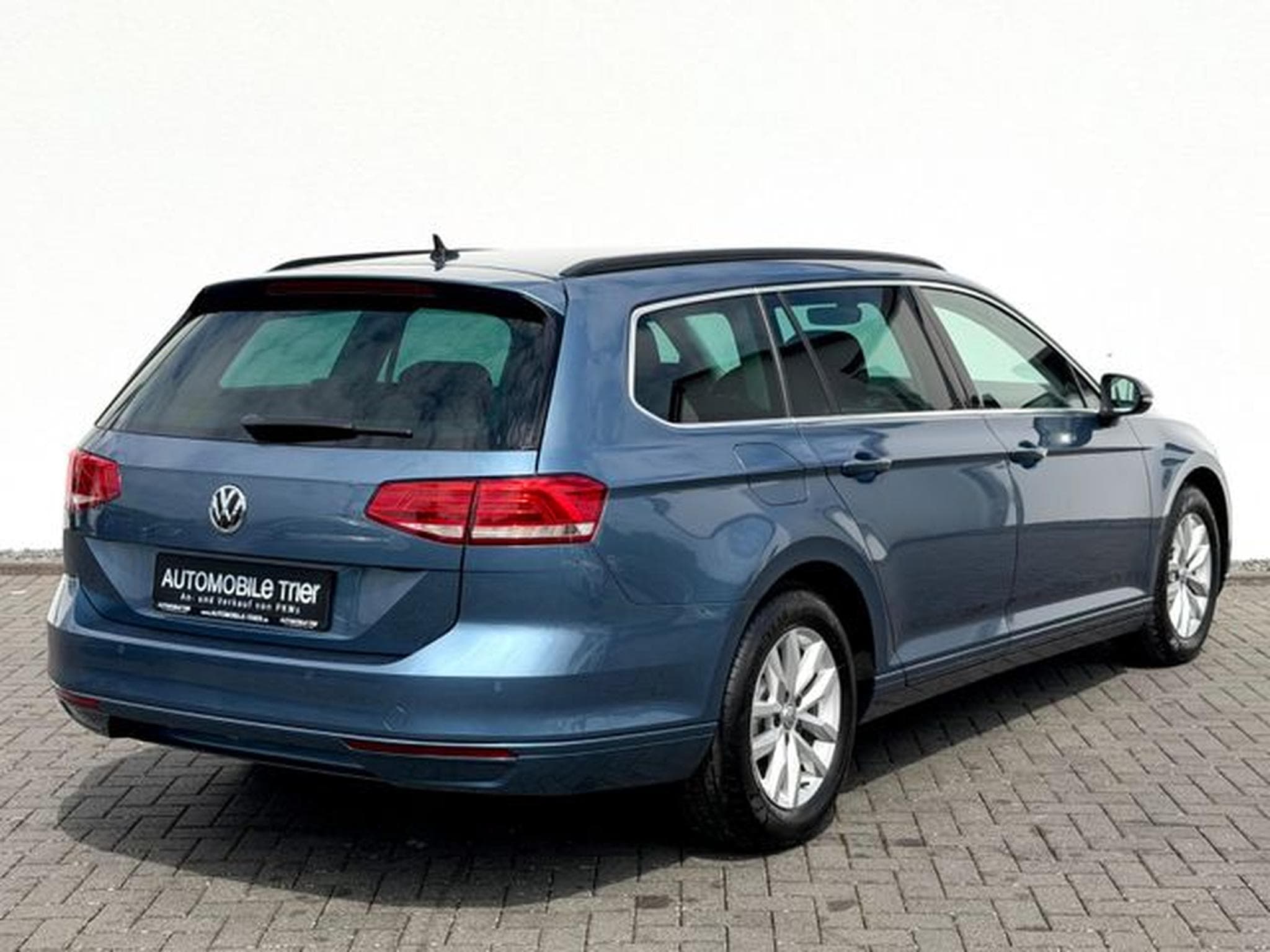 VW Passat Passat Variant 2.0 TDI DSG /NAVI/LED/ACC/AHK/ (2017) - Photo 4