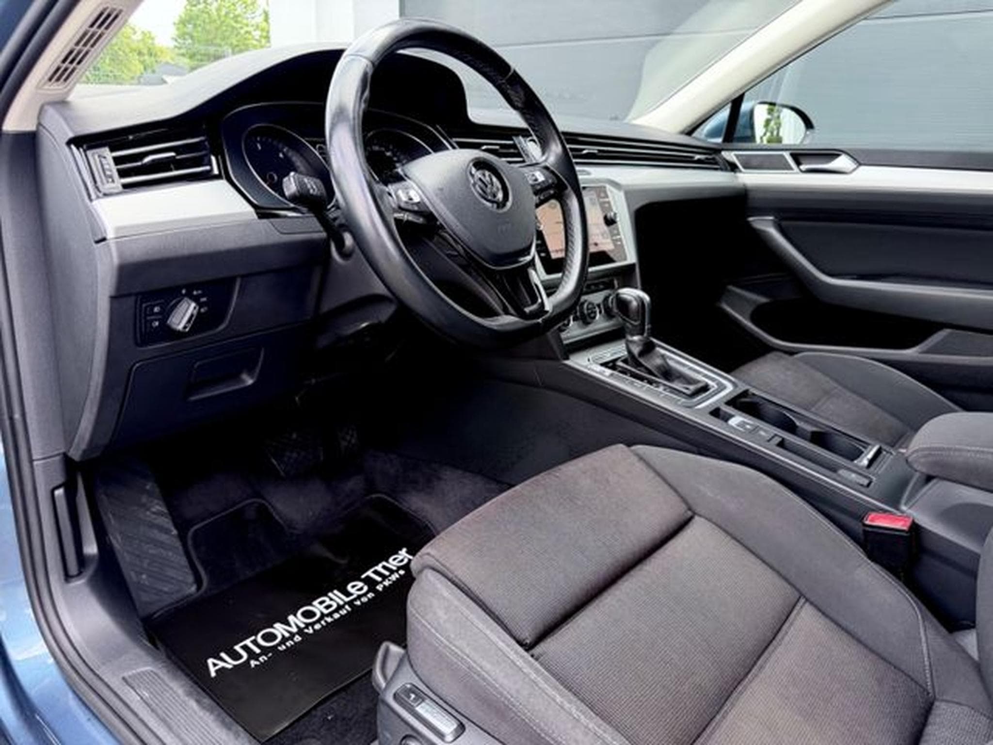 VW Passat Passat Variant 2.0 TDI DSG /NAVI/LED/ACC/AHK/ (2017) - Photo 8
