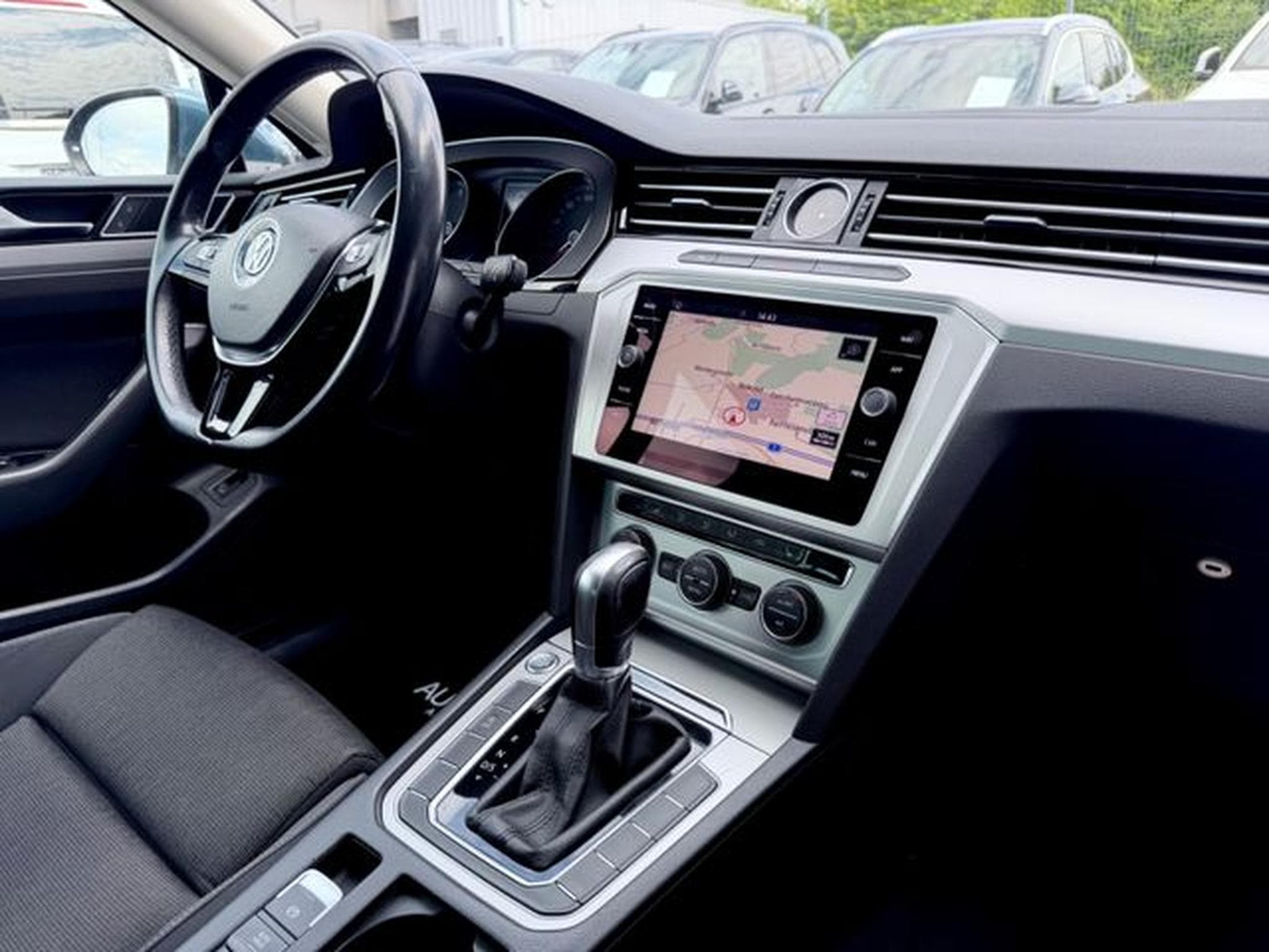 VW Passat Passat Variant 2.0 TDI DSG /NAVI/LED/ACC/AHK/ (2017) - Photo 10