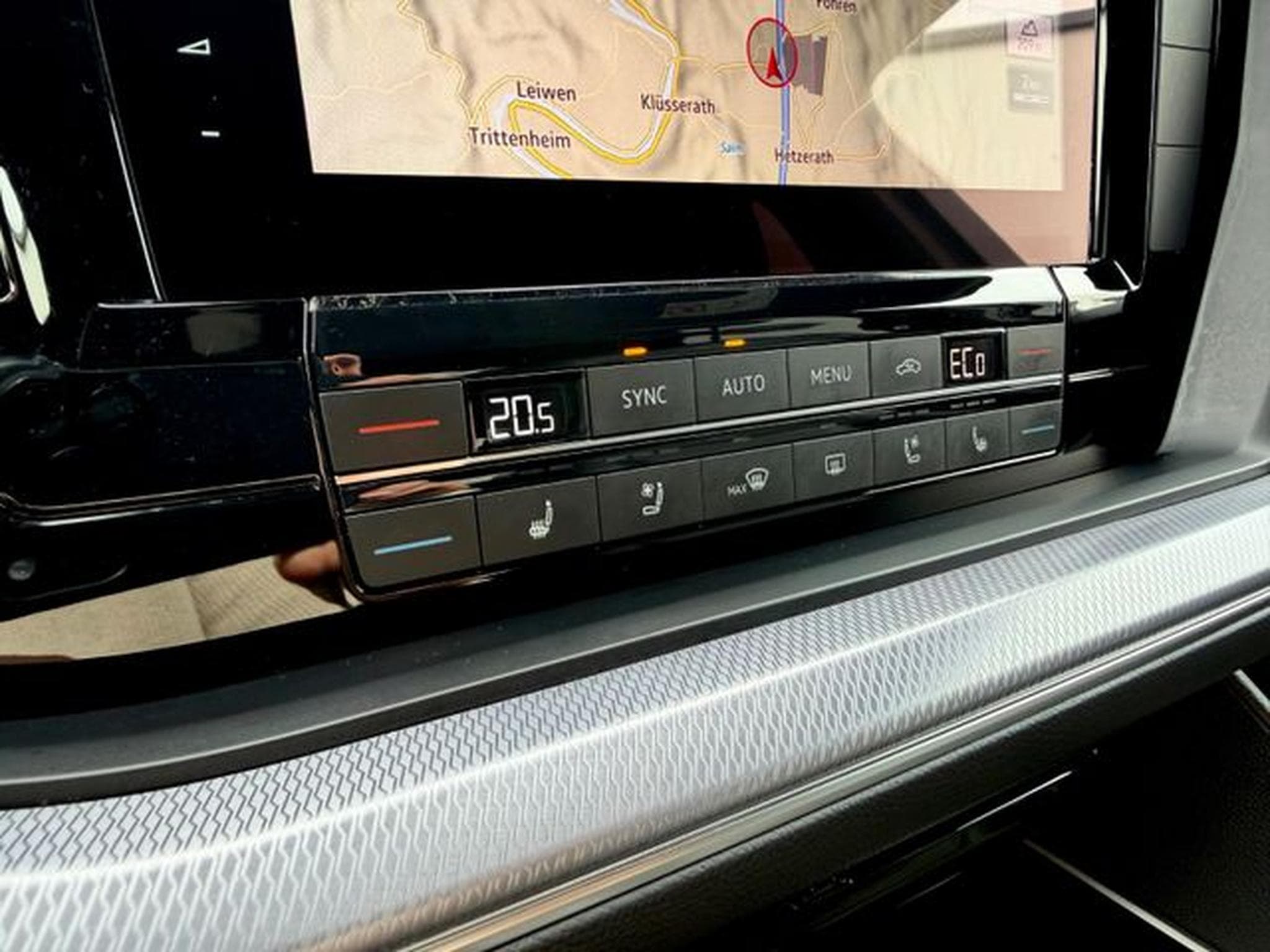 VW Touareg Touareg R Line 3.0 TDI DSG 4Motion /LED/ACC/AHK/ (2021) - Photo 23