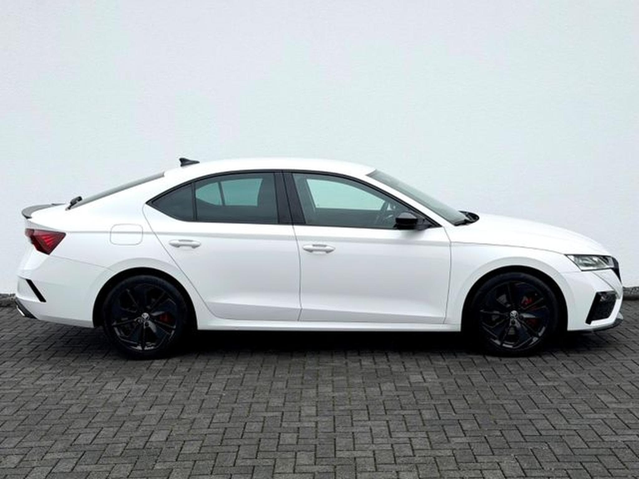 Skoda Octavia Octavia 2.0 TDI DSG RS /NAVI/LED/ACC/1.HAND/ (2022) - Photo 4