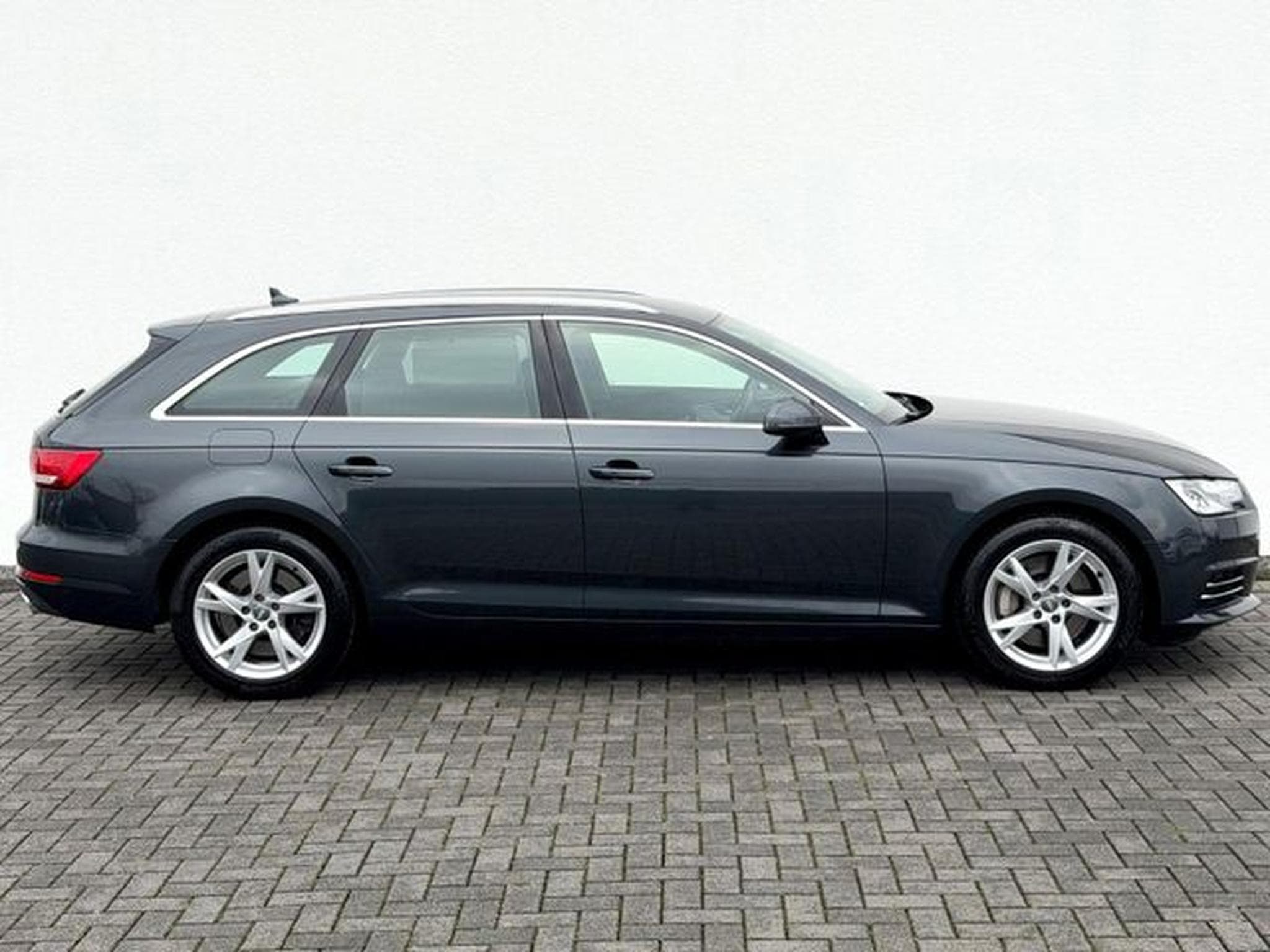 Audi A4 A4 Avant sport 2.0 TFSI /NAVI/LED/AHK/GARANTIE/ (2018) - Photo 4