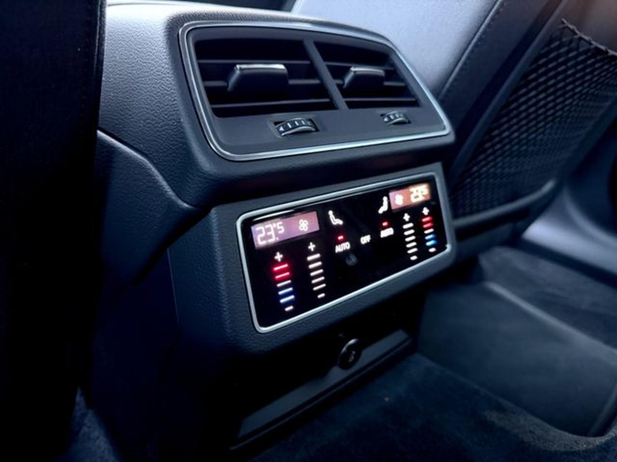 Audi A6 A6 Avant 50 TDI quattro sport / NAVI/LED/ACC/CAM (2020) - Photo 17