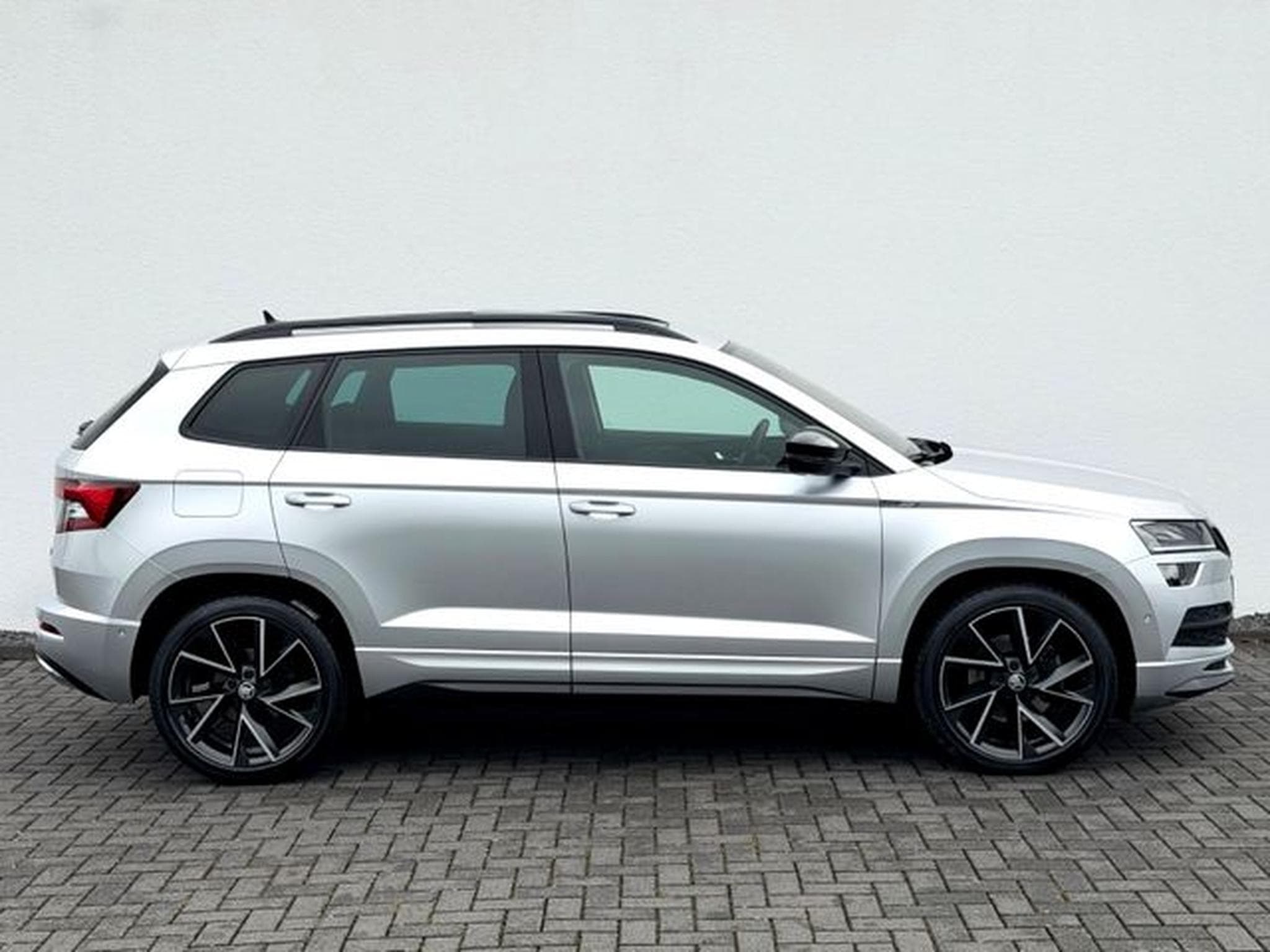Skoda Karoq Karoq Sportline 2.0 TSI DSG 4x4/PANO/LED/ACC/AHK (2022) - Photo 4