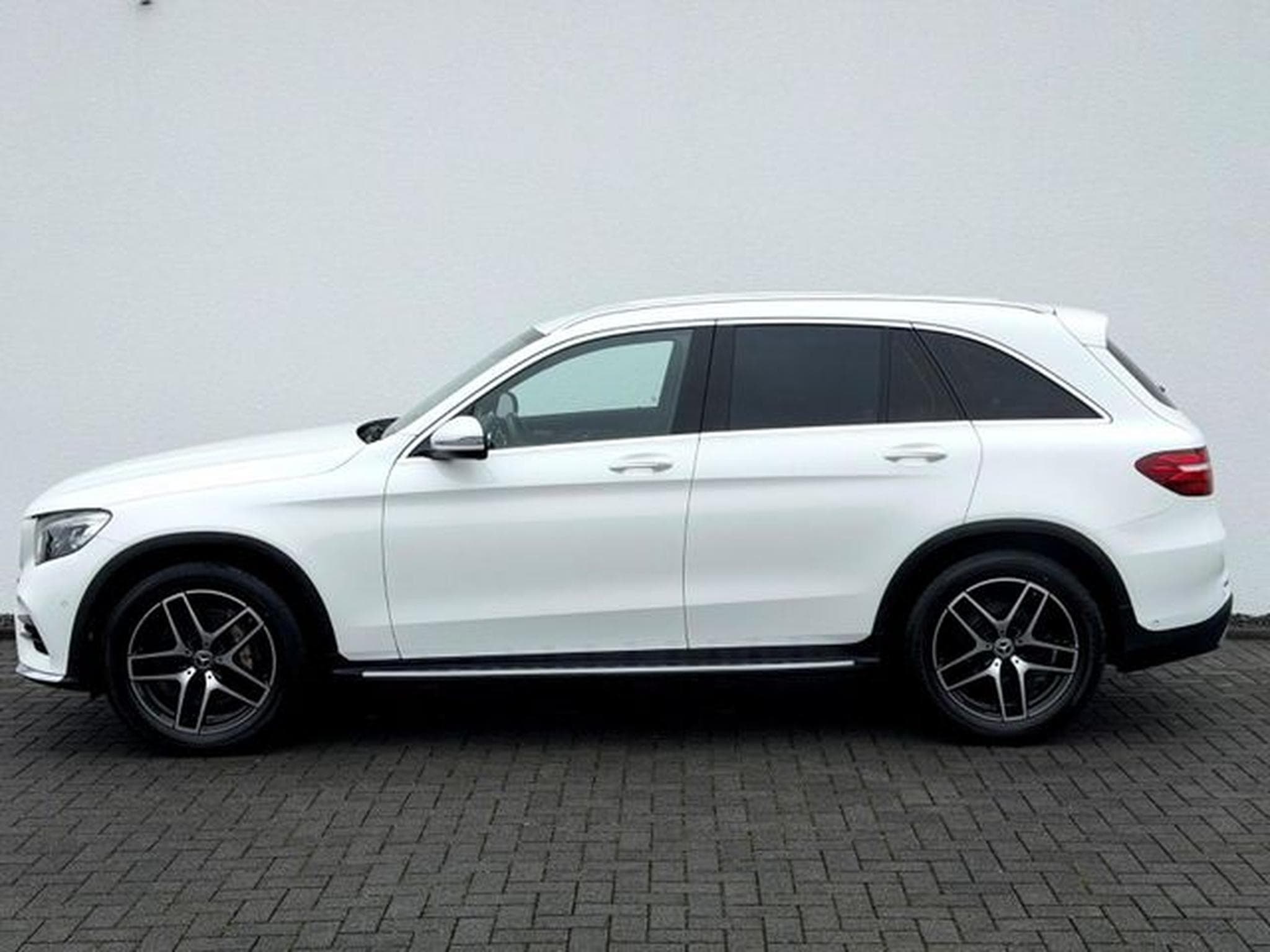 Mercedes GLC 250 GLC 250 d 4Matic Amg Line / NAVI/LED/AHK/1.HAND/ (2017) - Foto 8