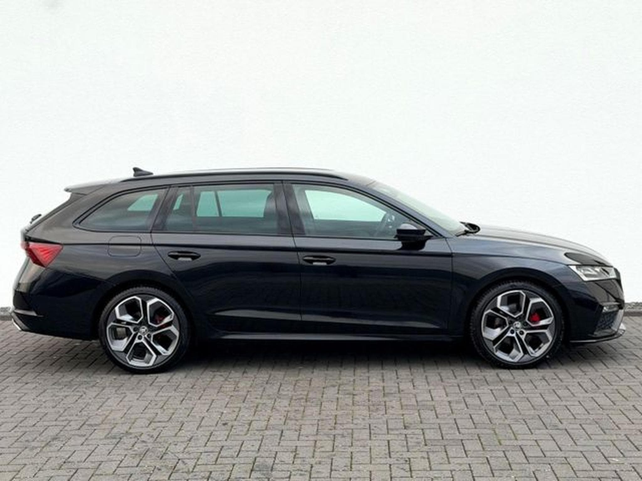 Skoda Octavia Octavia Combi RS 2.0 TDI DSG /LED/ACC/1.HAND/ (2021) - Foto 4