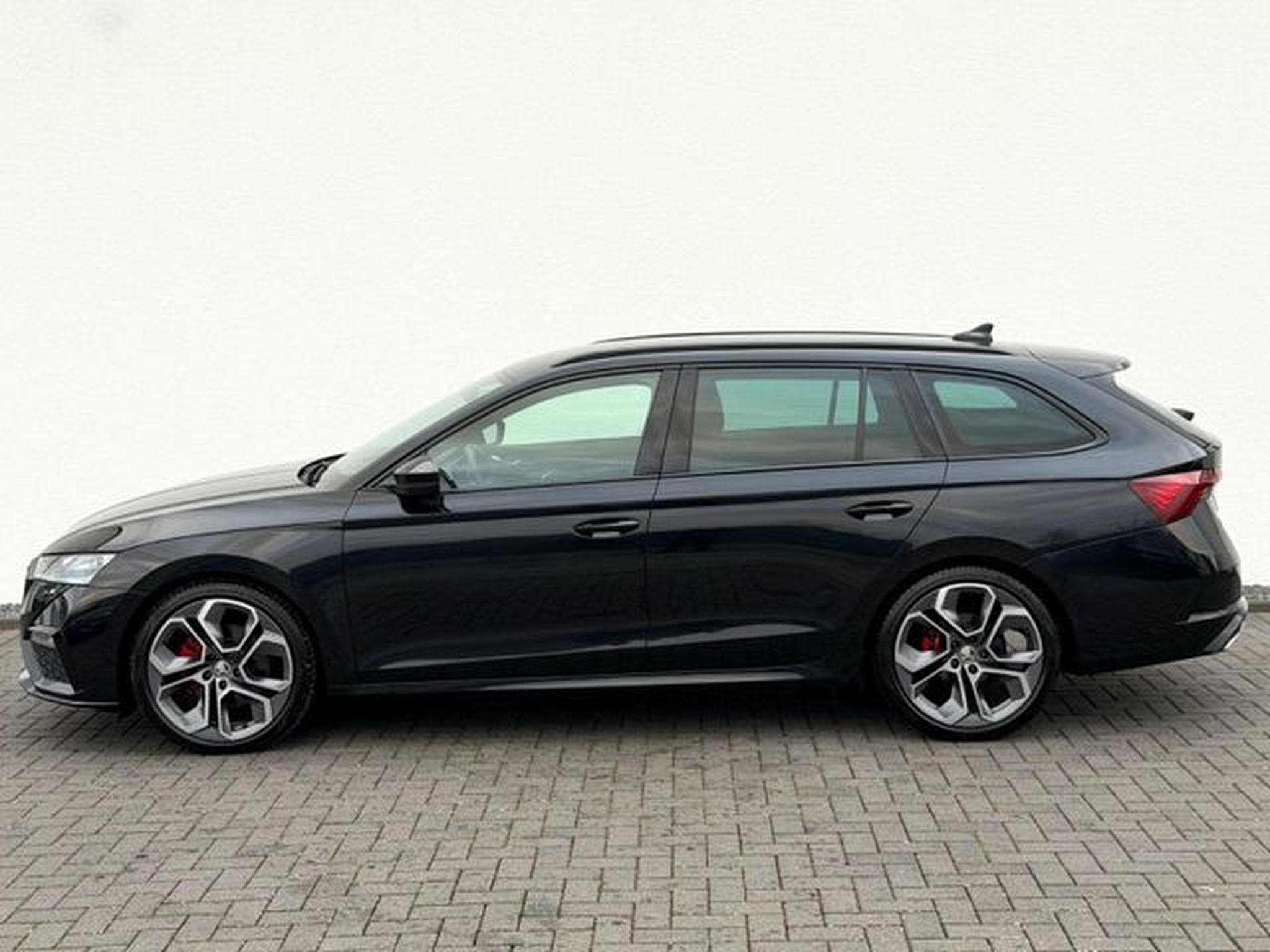 Skoda Octavia Octavia Combi RS 2.0 TDI DSG /LED/ACC/1.HAND/ (2021) - Foto 8