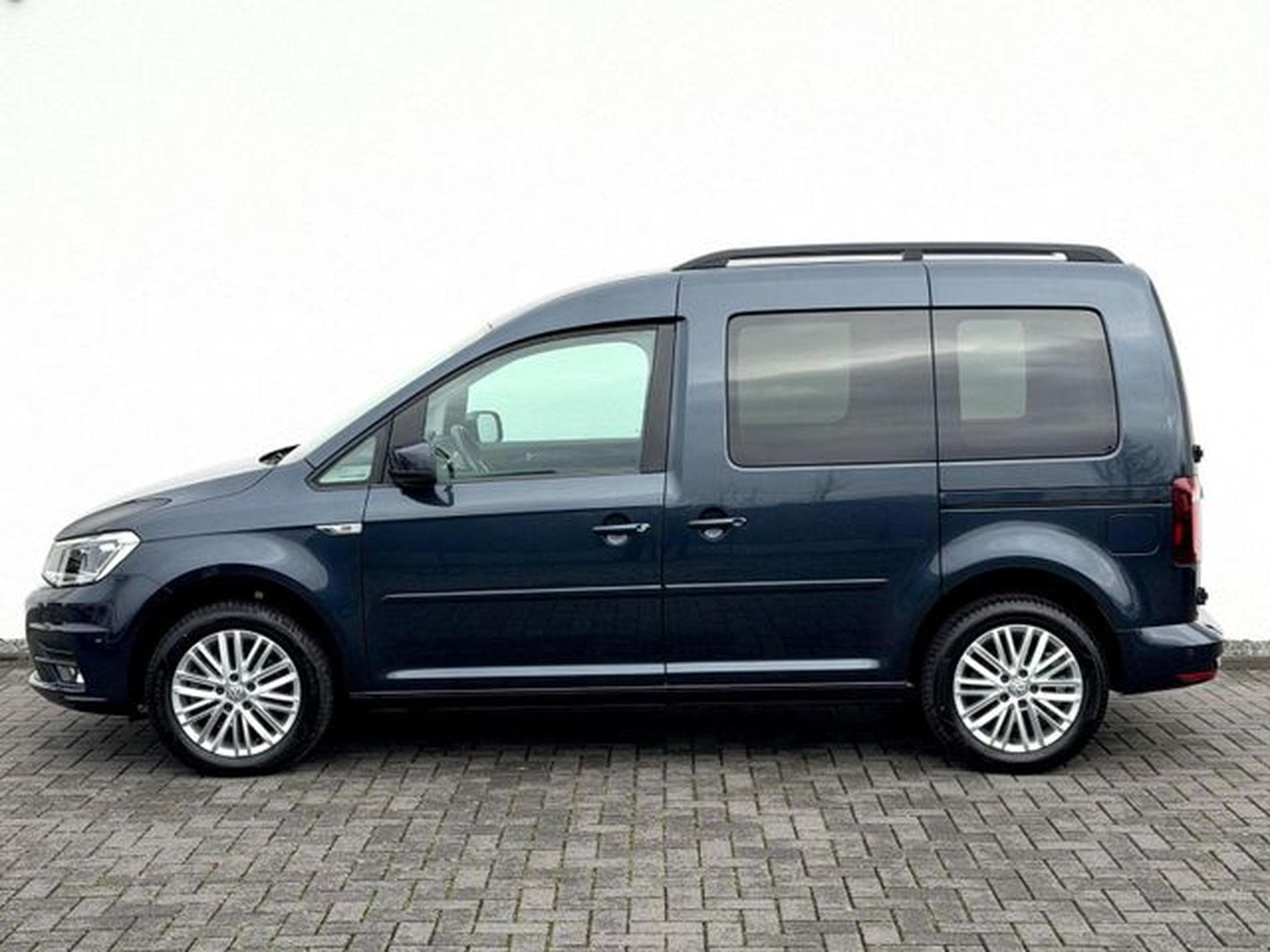 VW Caddy Caddy 1.4 TSI DSG /LED/PDC/SHZ/AHK/GARANTIE (2016) - Foto 8