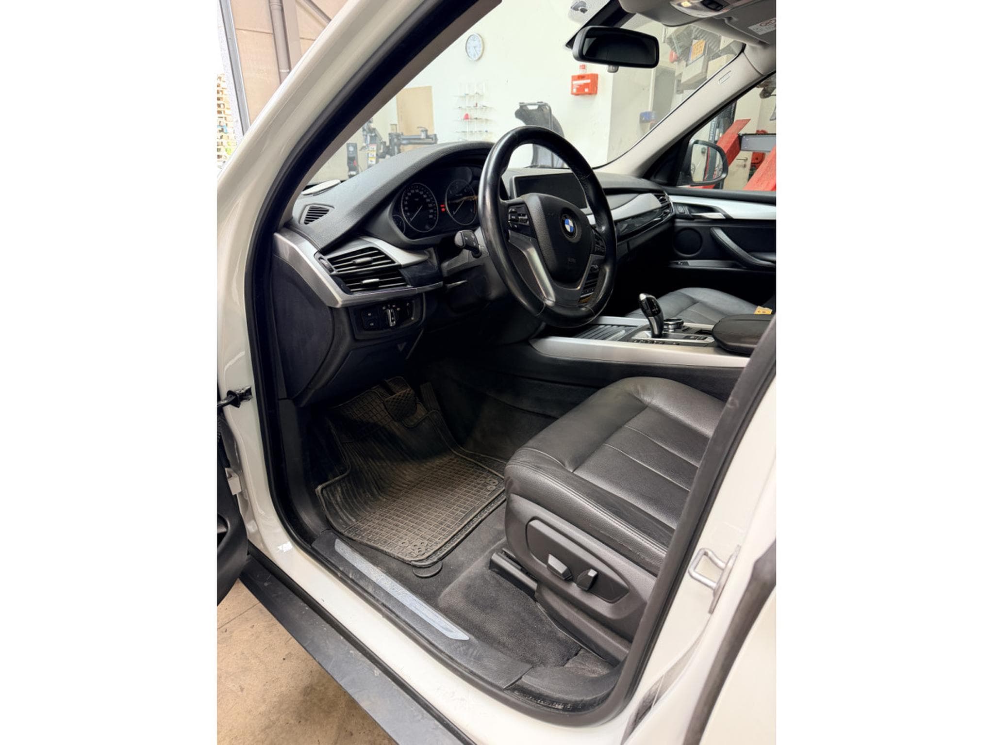 BMW X5 X5 xDrive 30 d/ /7Sitzer/Toit ouvrant Pano/19/bi xénon/Leder (2014) - Photo 7