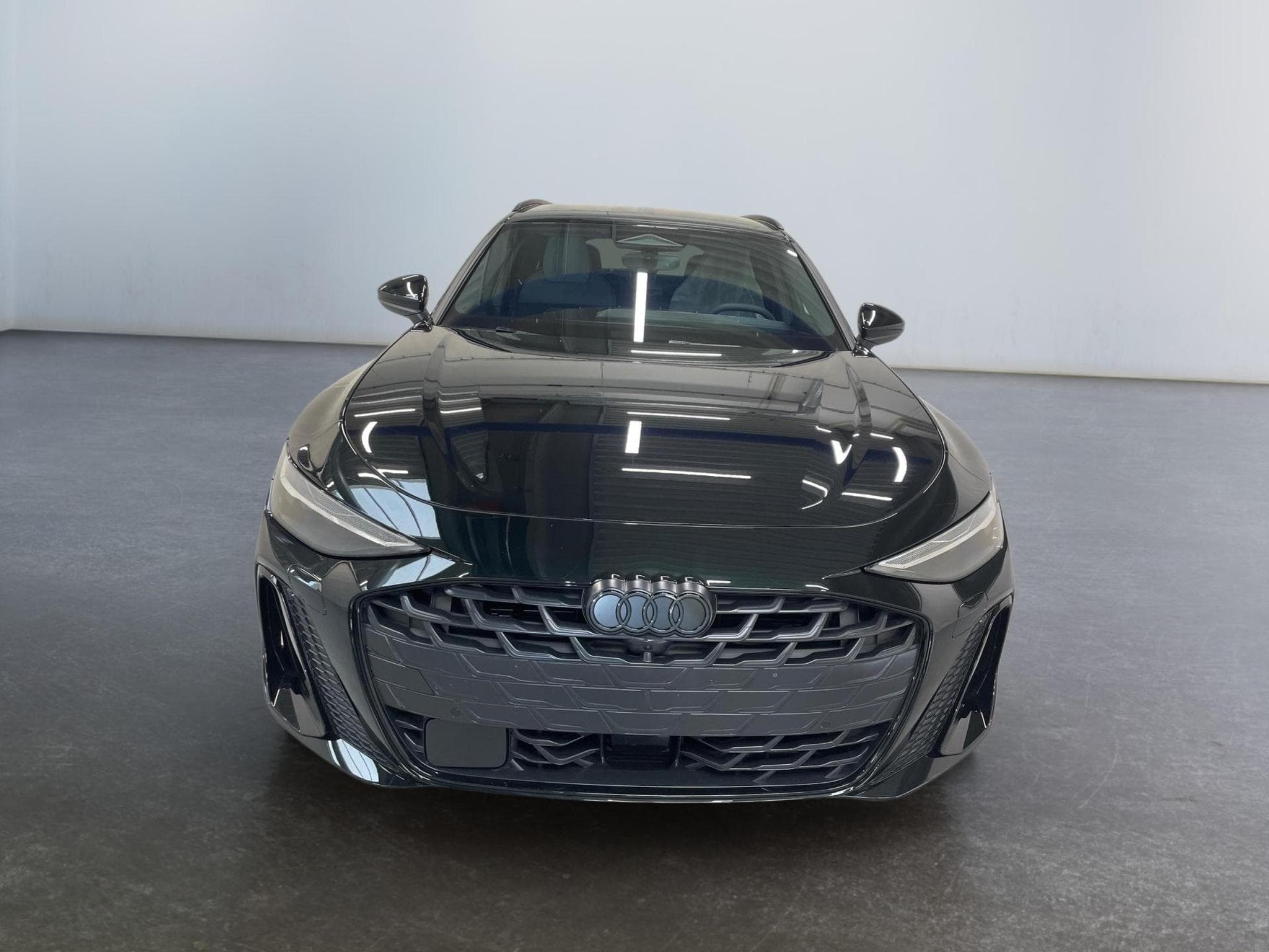Audi A6 Avant S-Line 2.0 (2025) - Photo 2