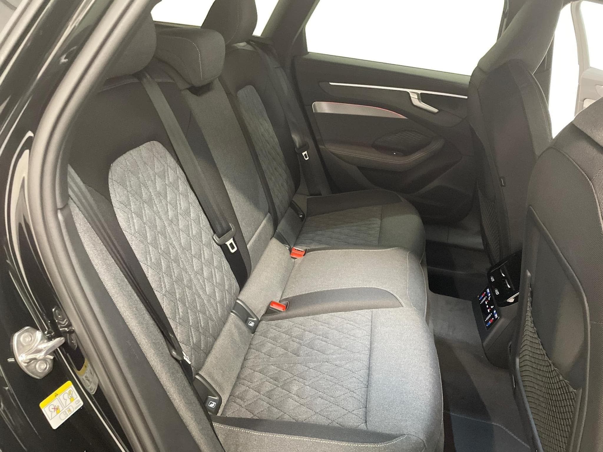 Audi A6 Avant S-Line 2.0 (2025) - Photo 22