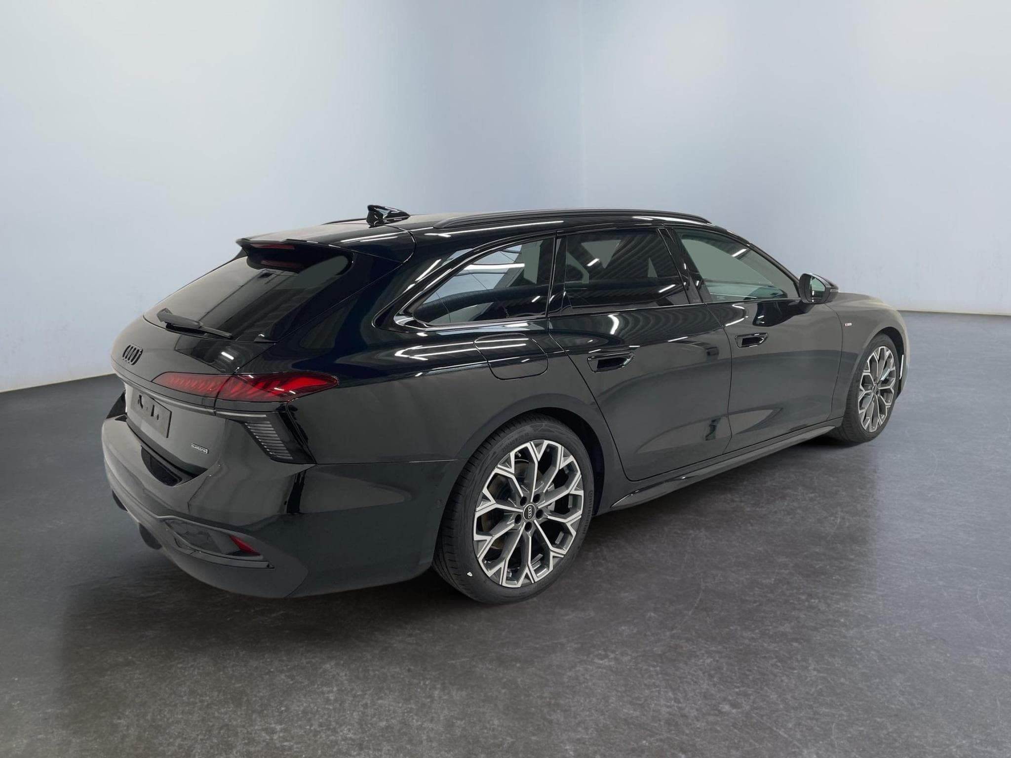 Audi A6 Avant S-Line 2.0 (2025) - Photo 7