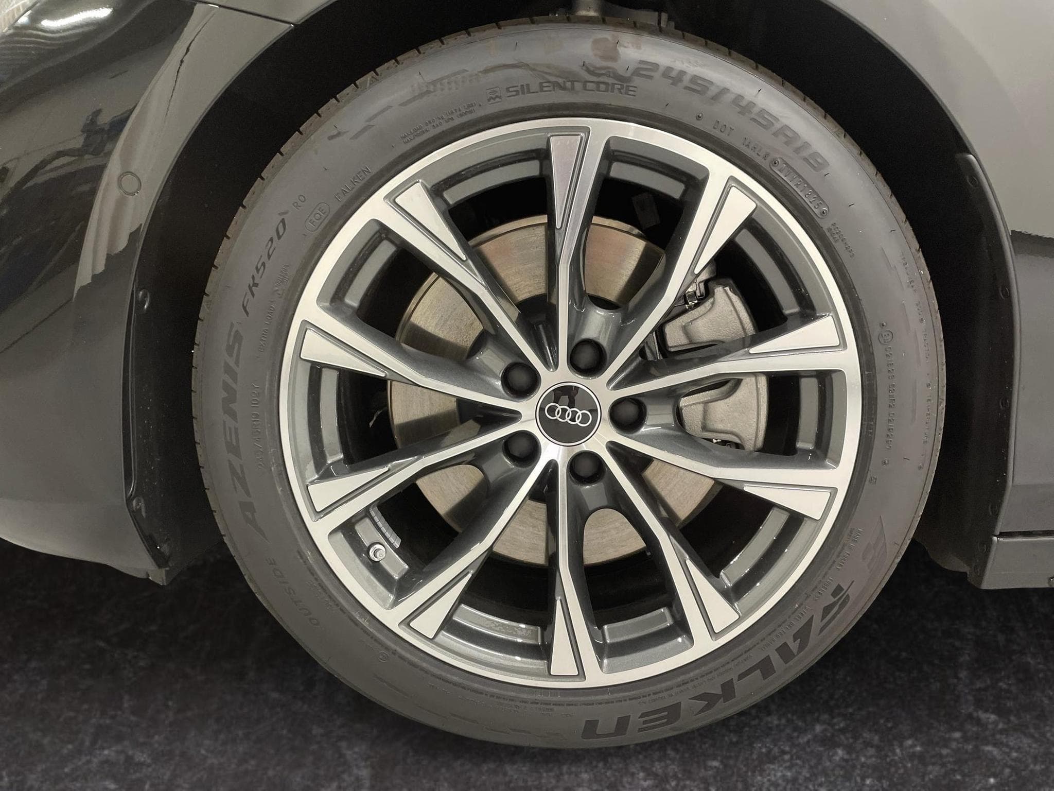 Audi A6 Avant S-Line 2.0 (2025) - Photo 12