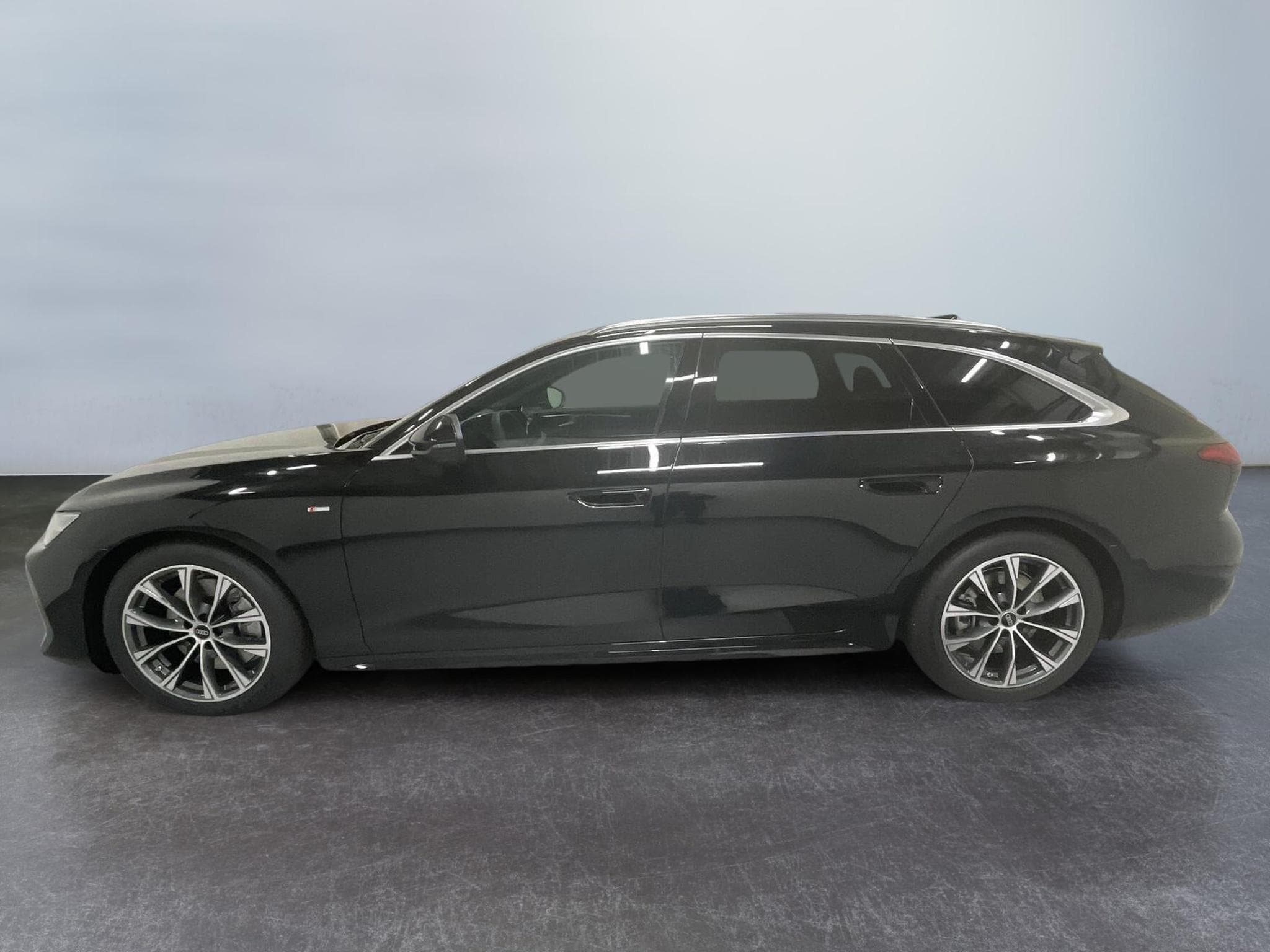 Audi A6 Avant S-Line 2.0 (2025) - Photo 4