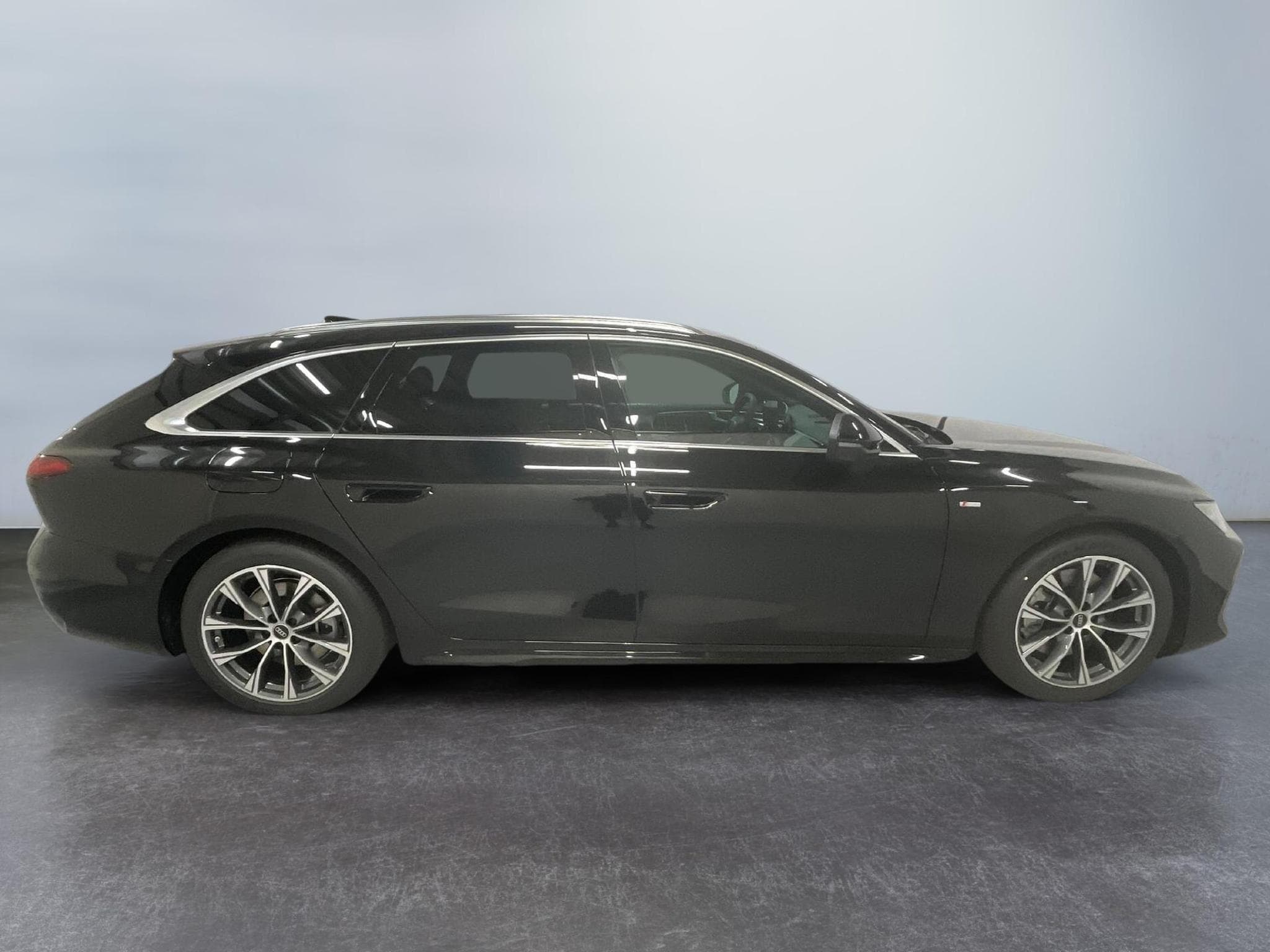 Audi A6 Avant S-Line 2.0 (2025) - Photo 8