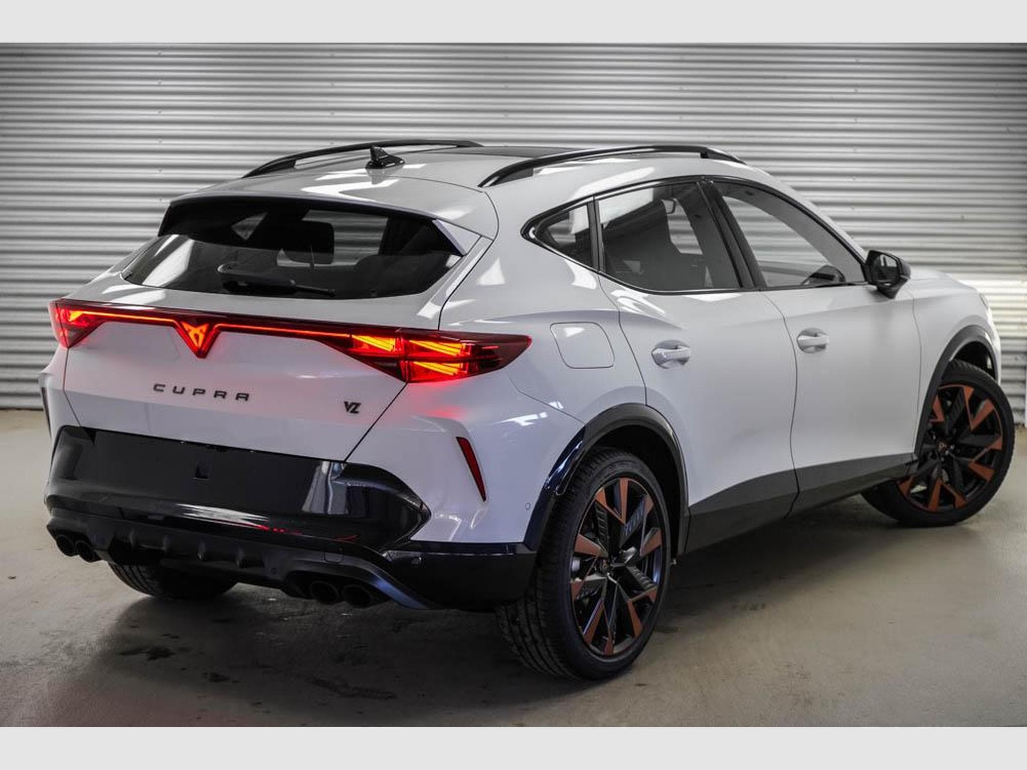 Cupra Formentor 2,0 TSI DSG (2025) - Photo 2