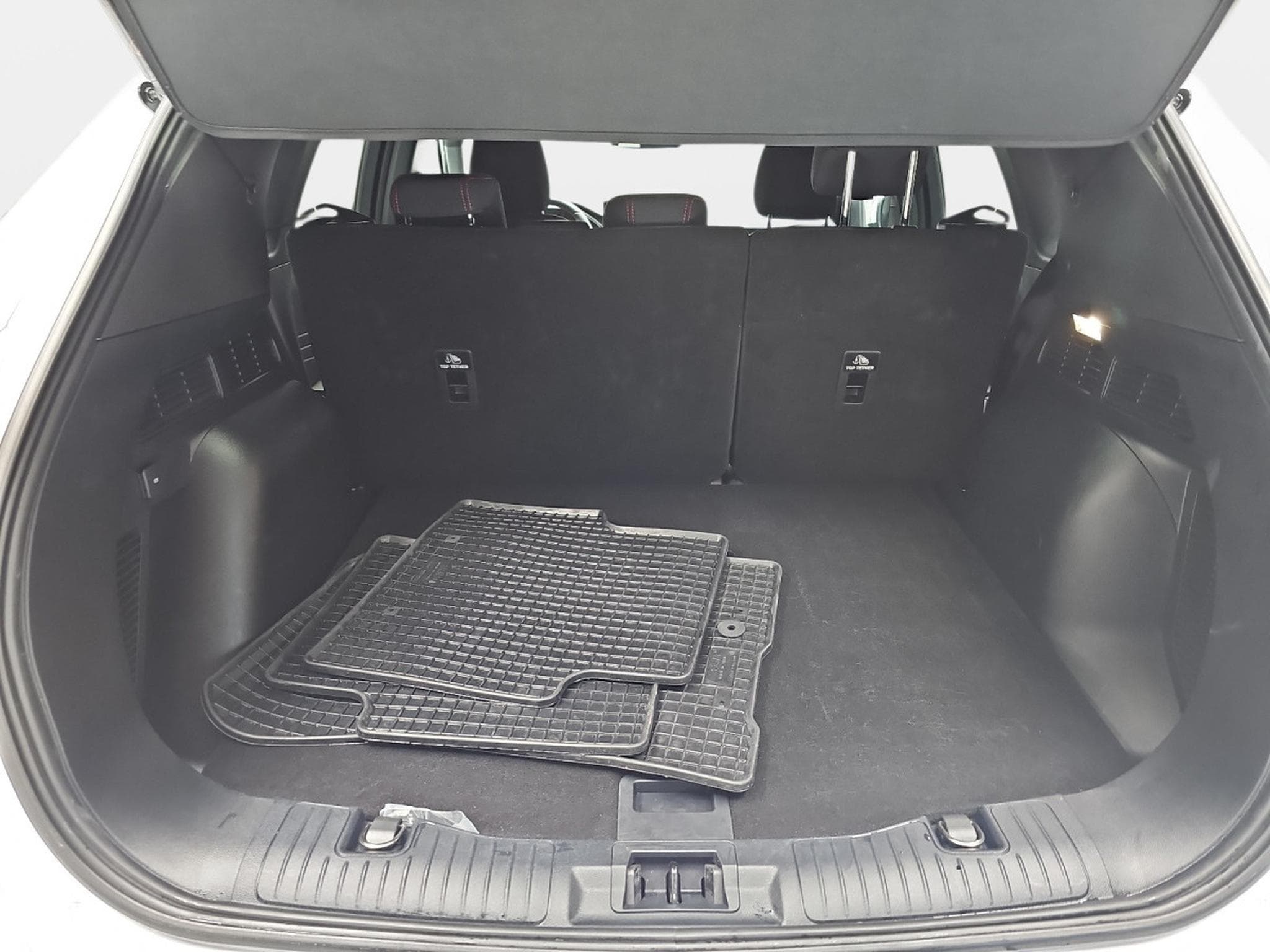 Ford Kuga 1.5 EcoBoost 186 Auto ST-Line (2025) - Foto 13