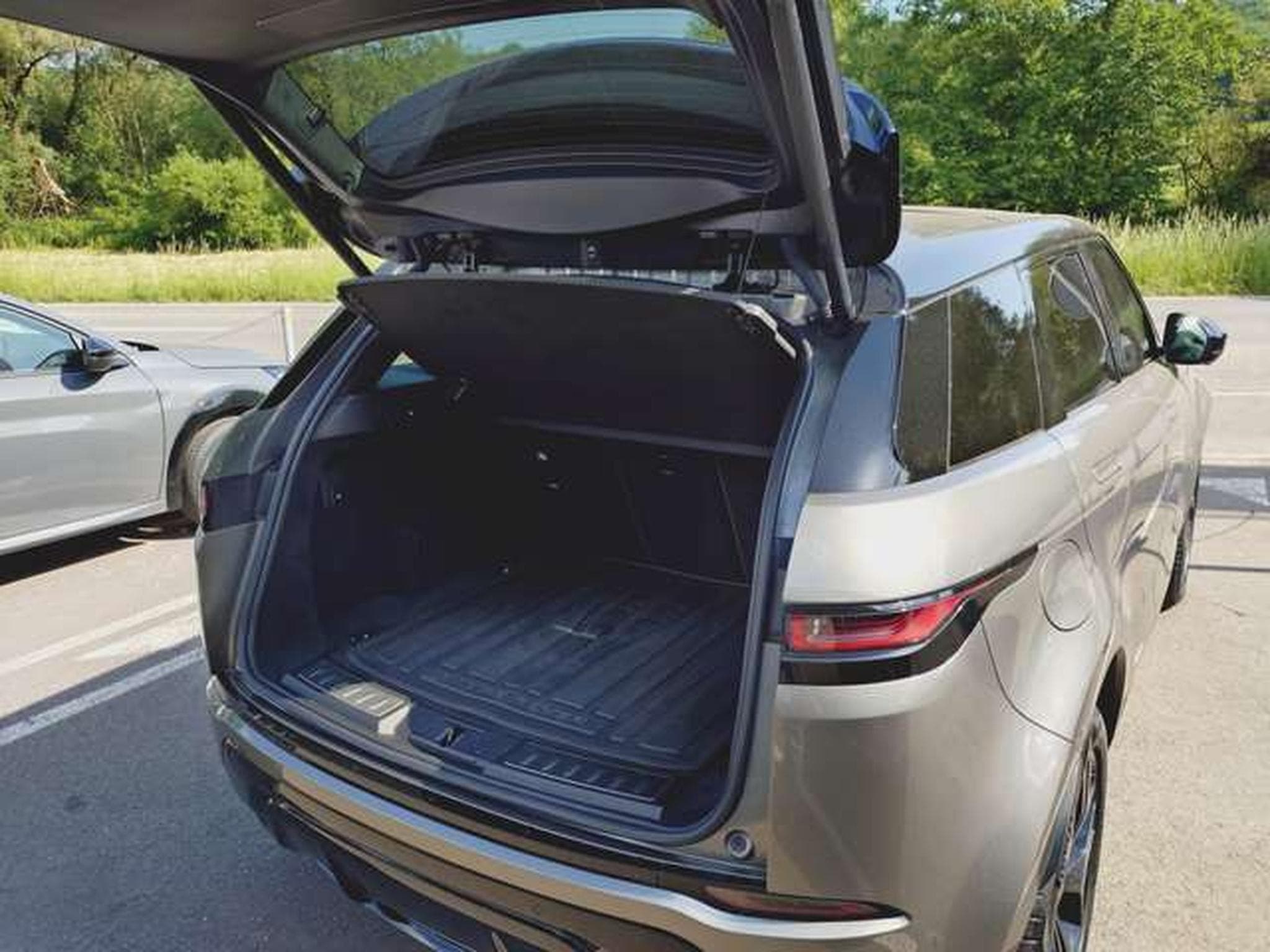 Land-Rover Range Rover Evoque R-Dynamic SE (2020) - Photo 3