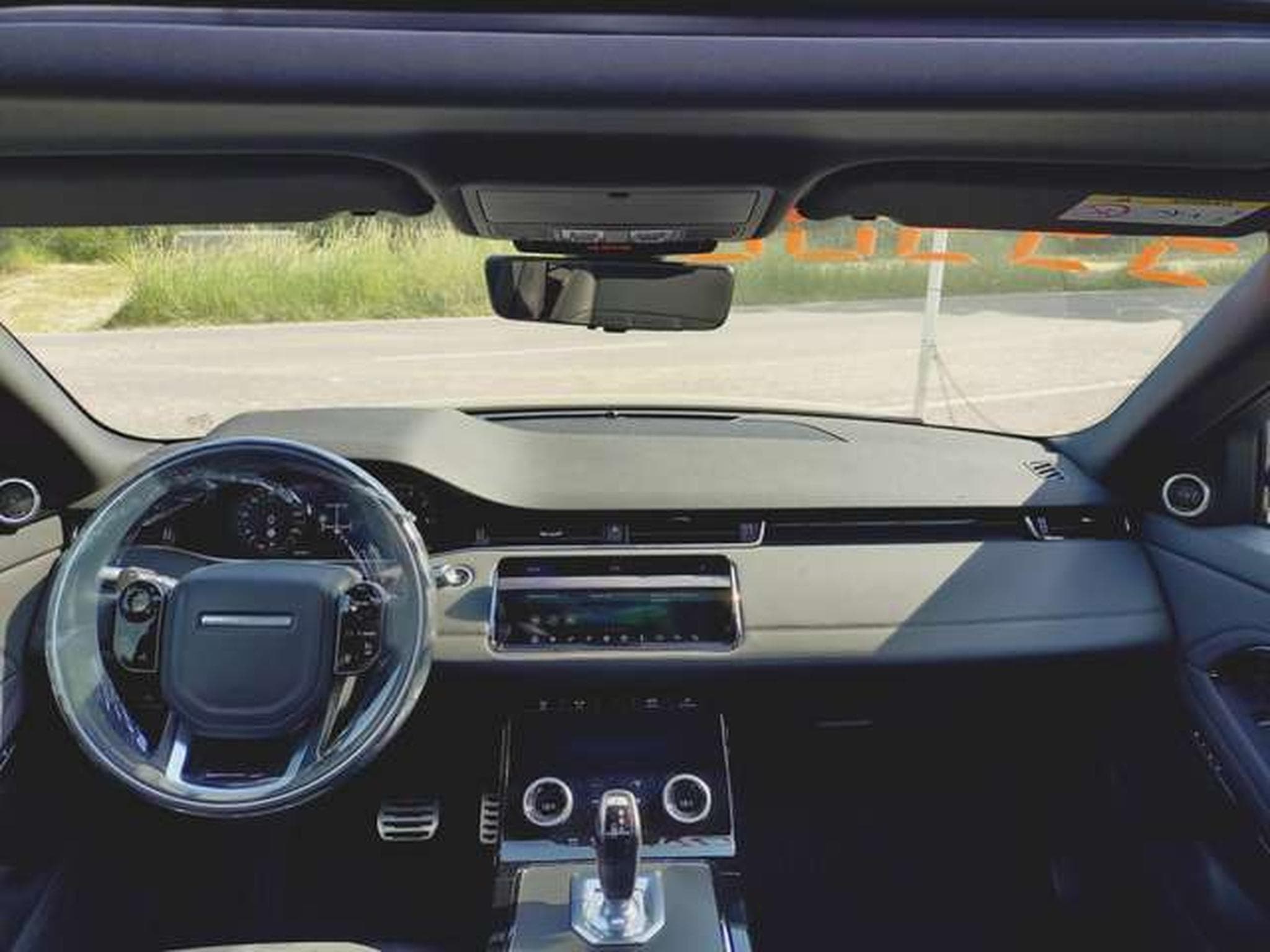 Land-Rover Range Rover Evoque R-Dynamic SE (2020) - Photo 7