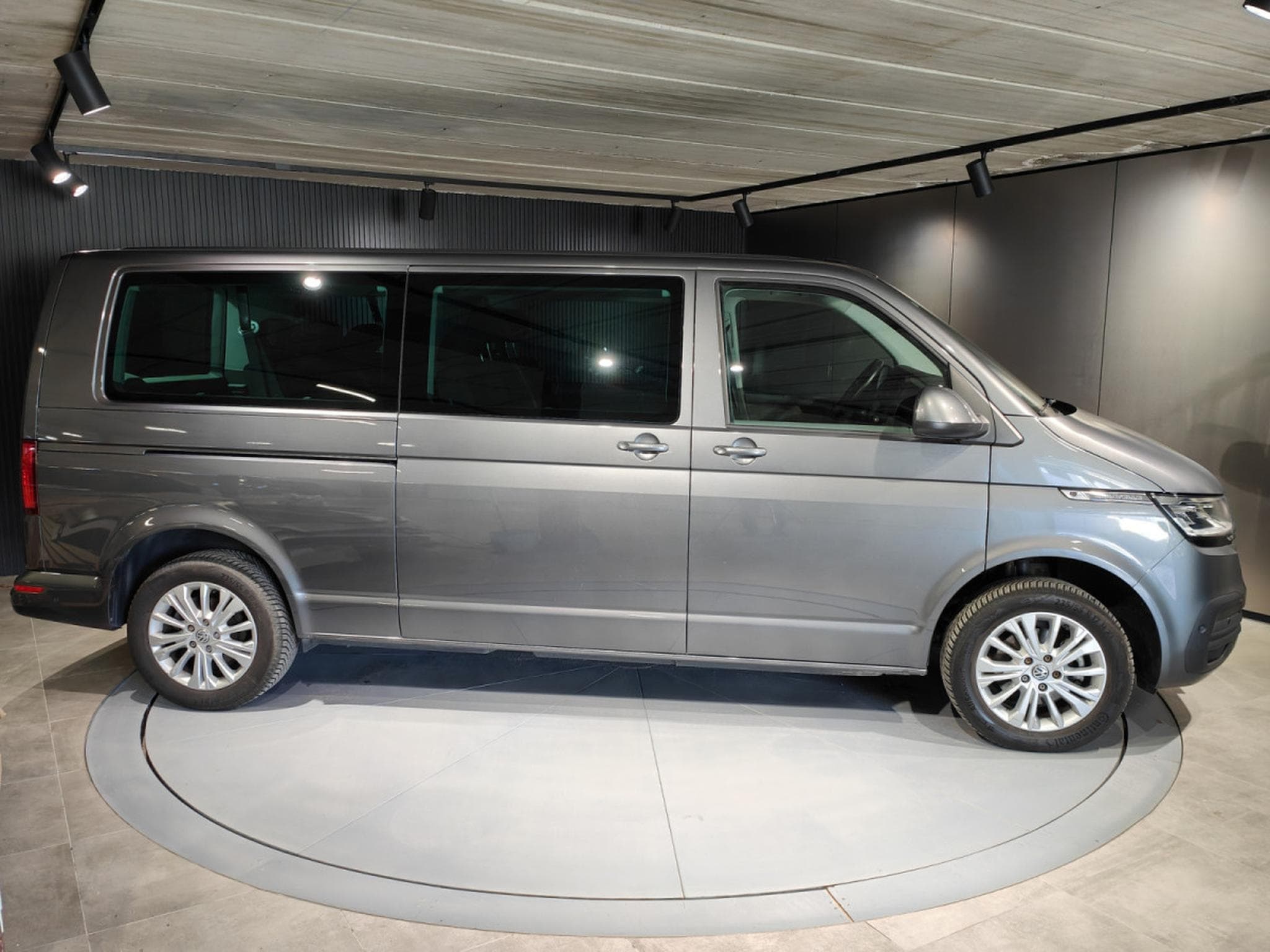VW T6.1 2.0 TDI DSG 9 PLACES CARPLAY CAMERA GPS (2023) - Foto 2