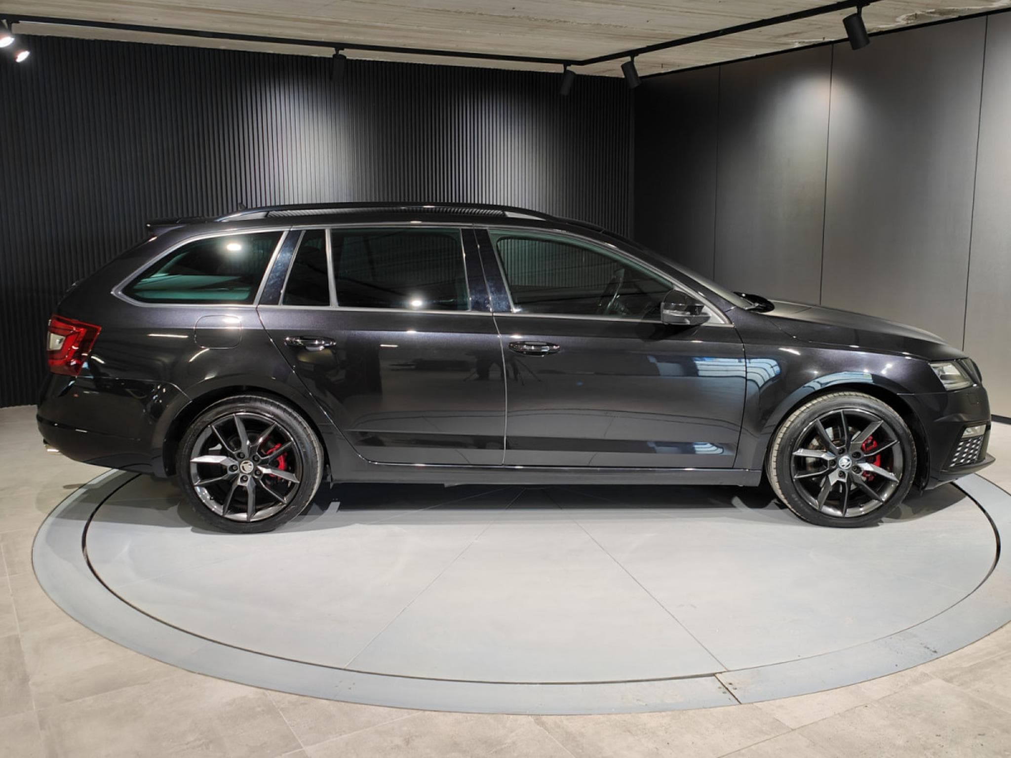 Skoda Octavia Combi RS 2.0 TDI DSG 4X4 CARPLAY GPS SIEGES CHAUFF (2018) - Foto 2