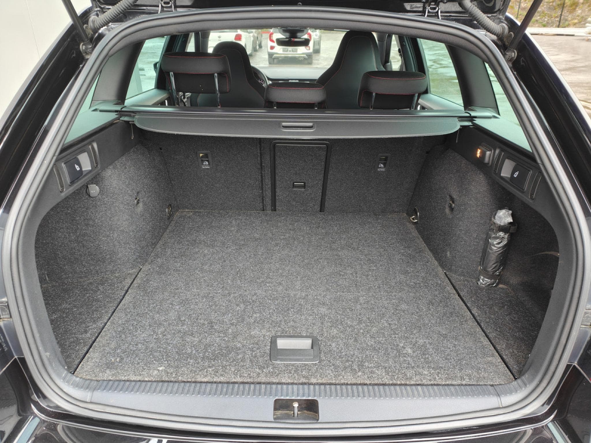 Skoda Octavia Combi RS 2.0 TDI DSG 4X4 CARPLAY GPS SIEGES CHAUFF (2018) - Foto 9