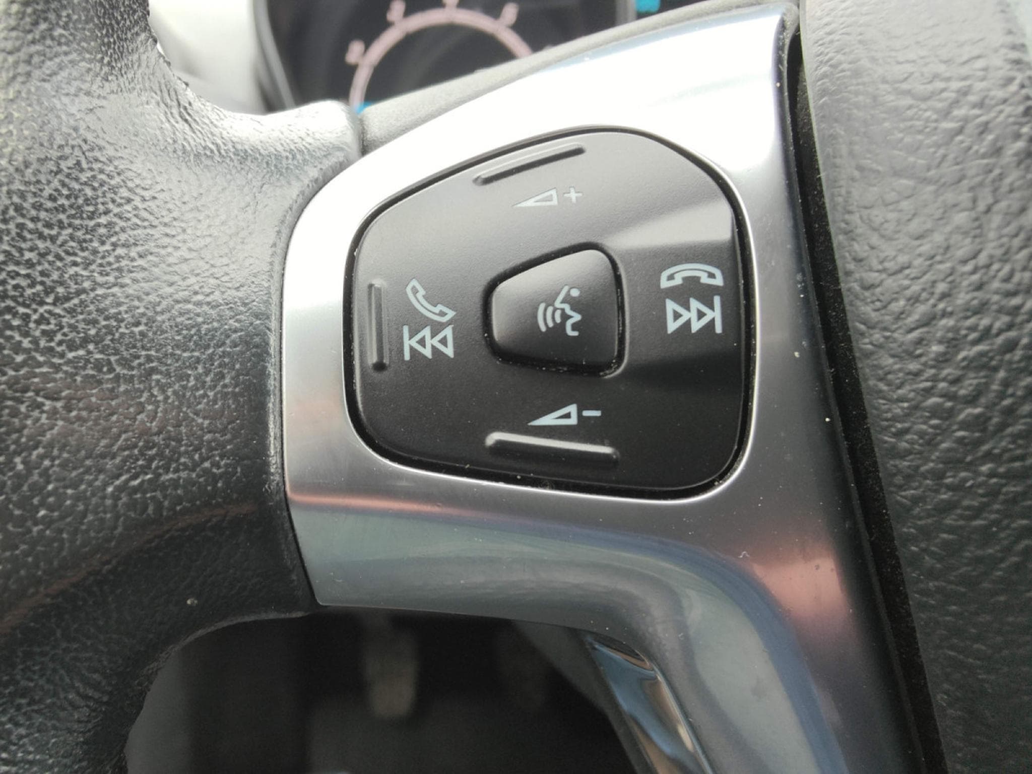 Ford Fiesta 1.0 ECOBOOST 5 PORTES CLIM BLUETOOTH (2016) - Photo 17
