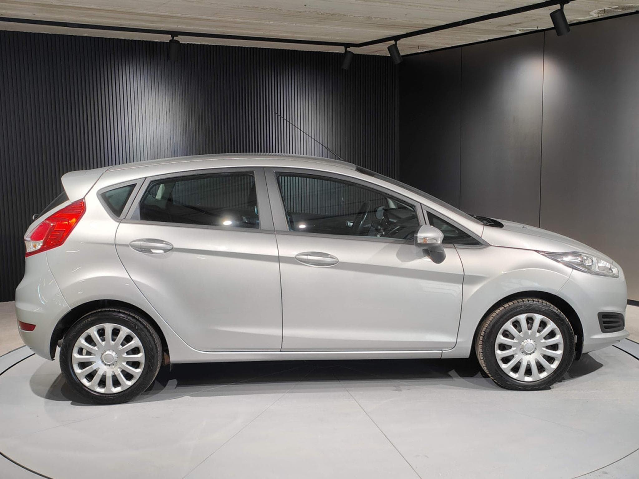 Ford Fiesta 1.0 ECOBOOST 5 PORTES CLIM BLUETOOTH (2016) - Photo 2