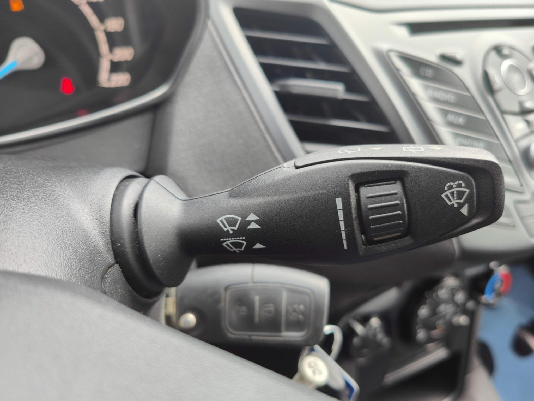 Ford Fiesta 1.5 TDCI 5 PORTES CLIM BLUETOOTH (2016) - Photo 17