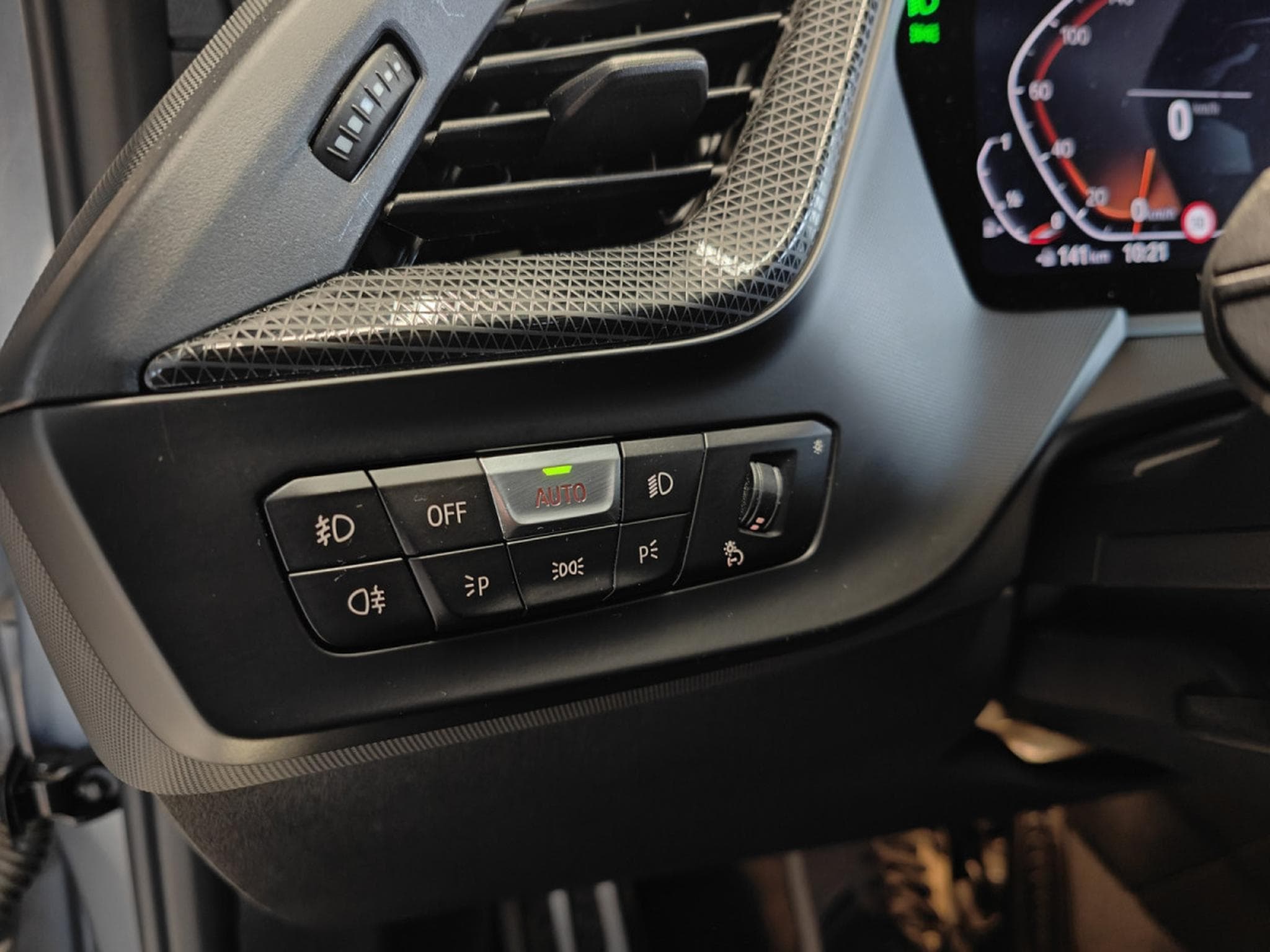 BMW 118 118i PACK M SIEGES M CARPLAY GPS PHARES LED (2024) - Photo 22